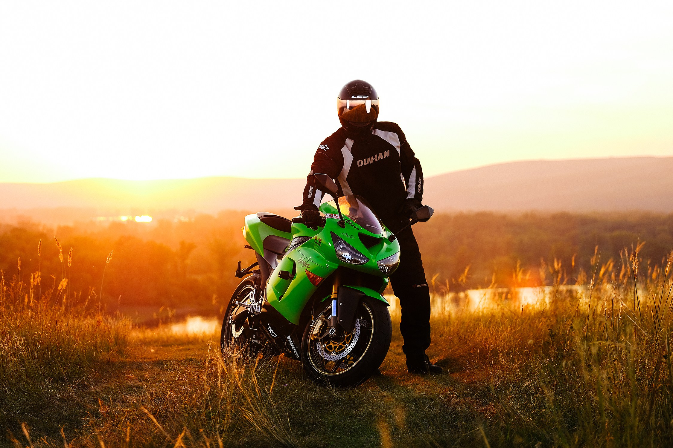 Фотосессия с мотоциклом услуги фотографа. Фотограф Красноярск Алексей Семенихин