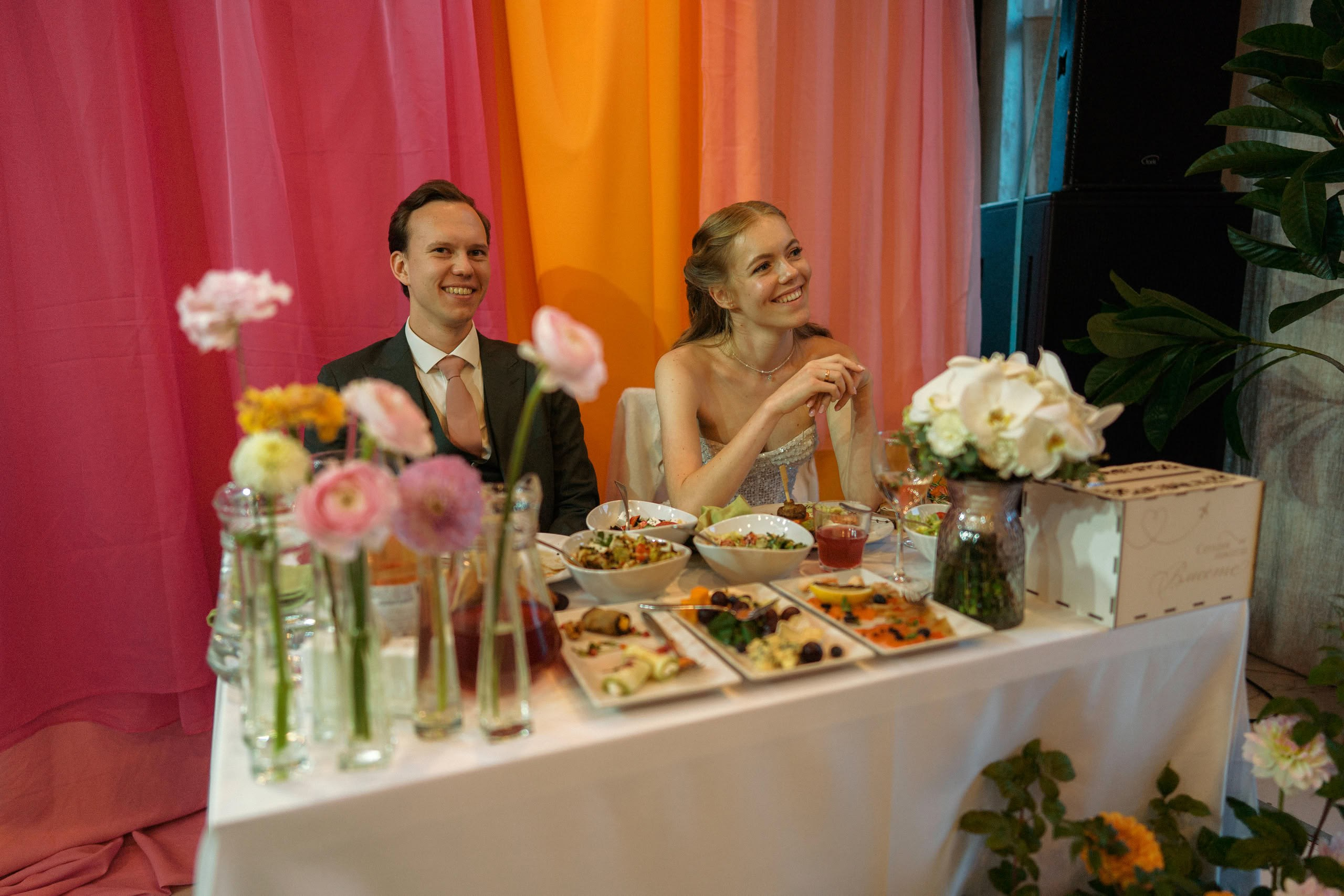 Арина и Илья — свадьба в Петербурге, цифра и плёнка. Свадебный фотограф Дмитрий Родионов — Санкт-Петербург и Ленинградская область