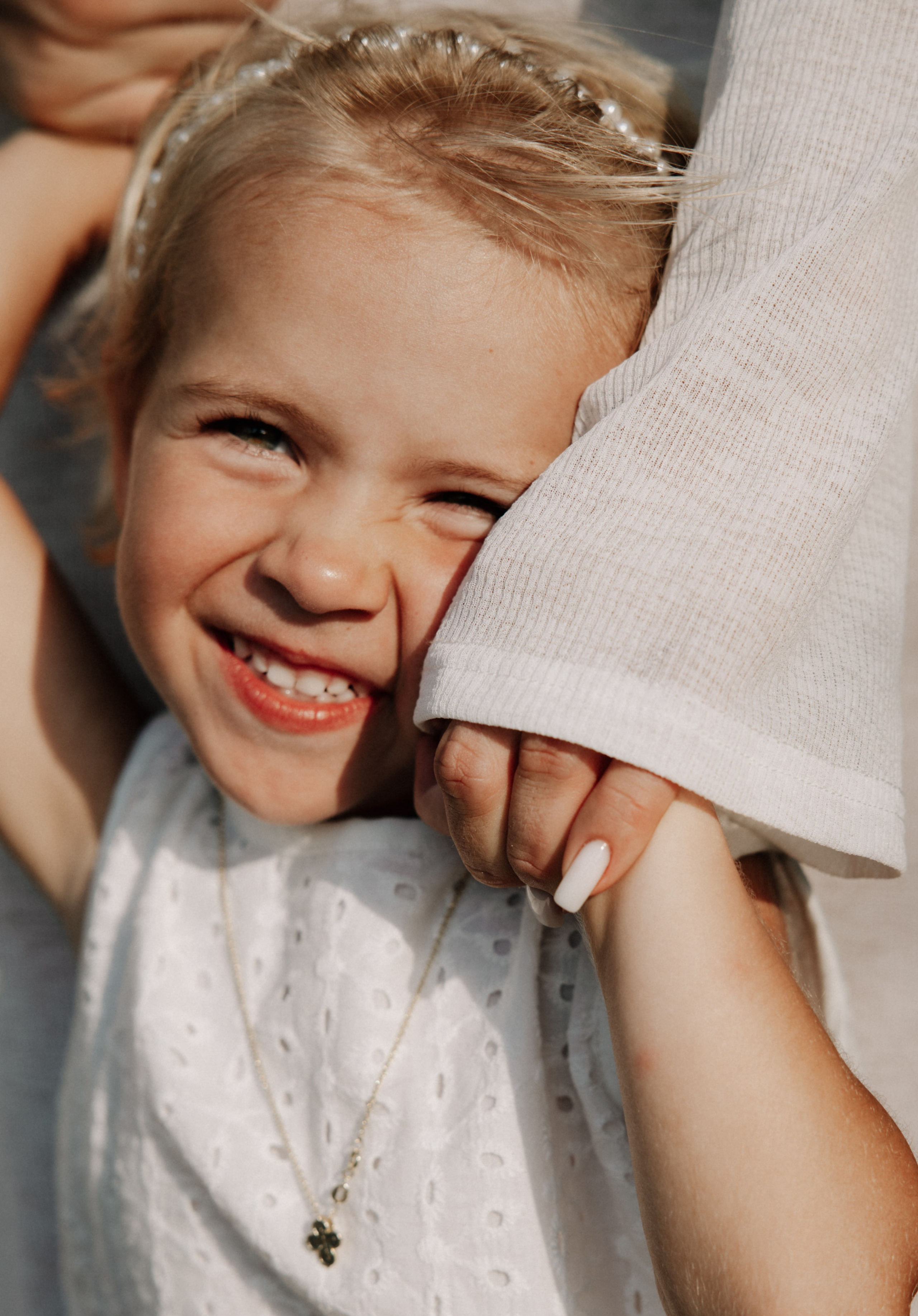 Семейная фотосессия на природе | Естественные фотографии вашей семьи на свежем воздухе. Репортажный фотограф Катерина Гилс Москва