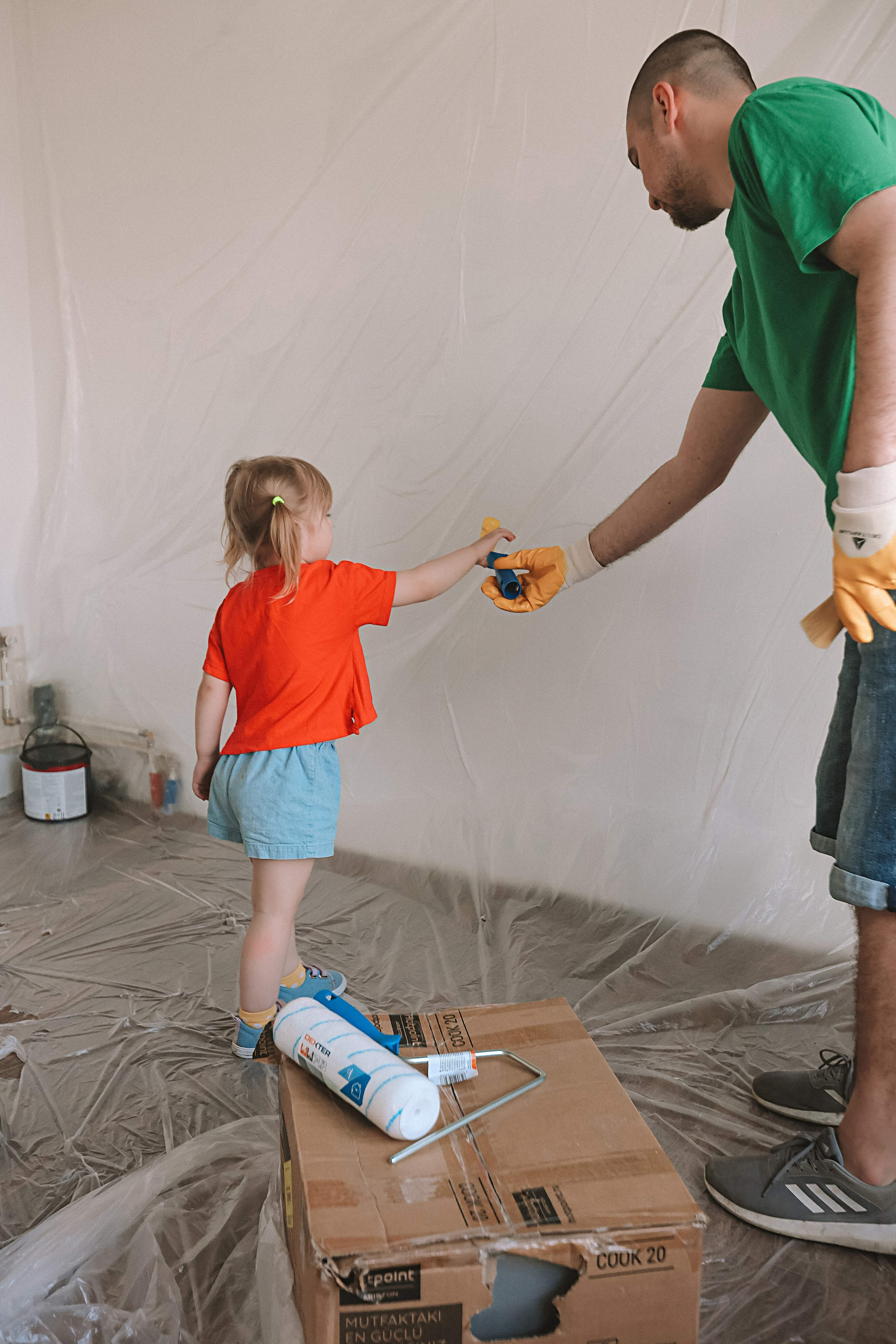 Ремонт. Семейный фотограф Тюмень, фотограф на роды Салмина Мария