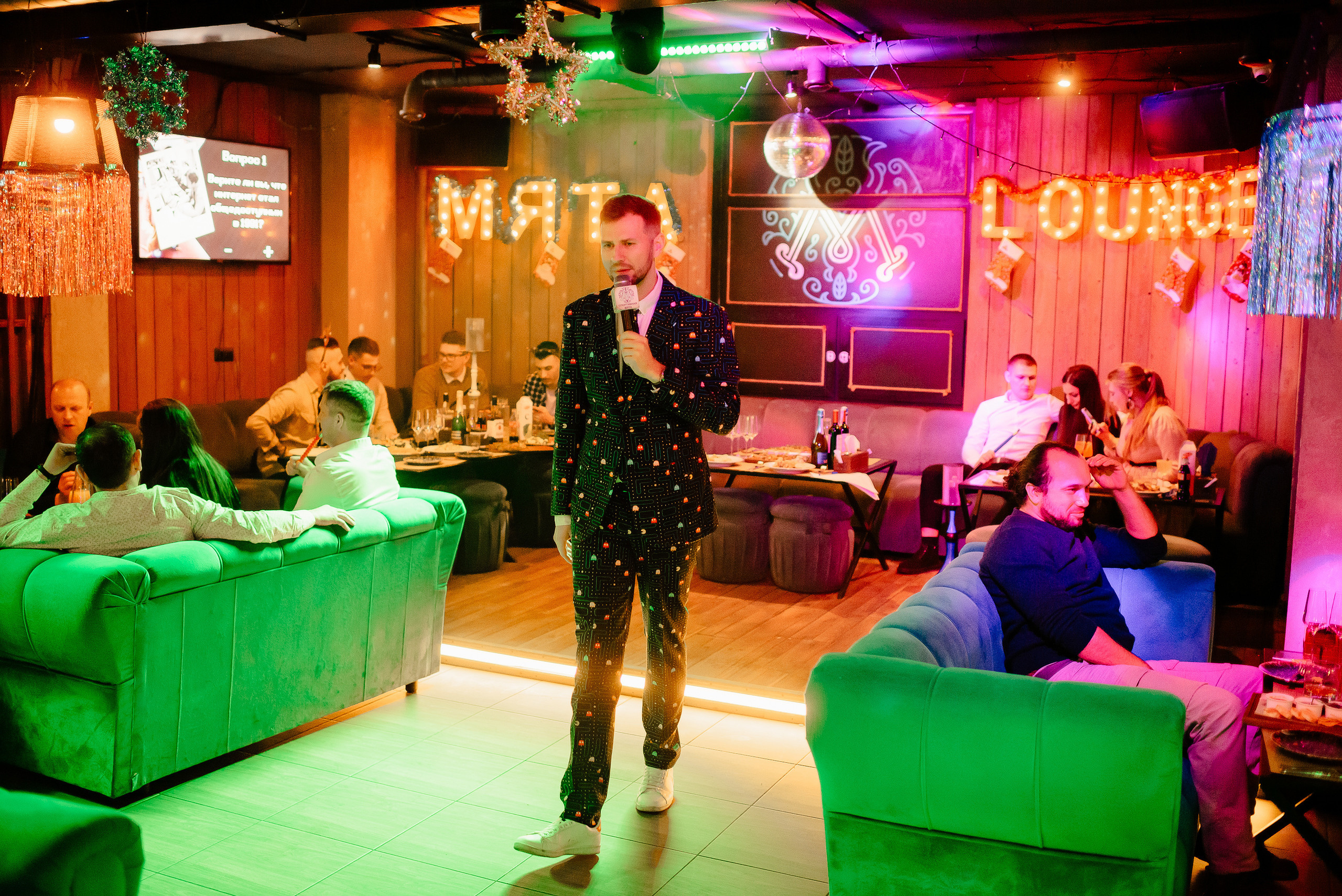 Новый год в стиле 90-х «Мята Спортивная». Мята Спортивная — Кальянная, караоке, бар в Минске