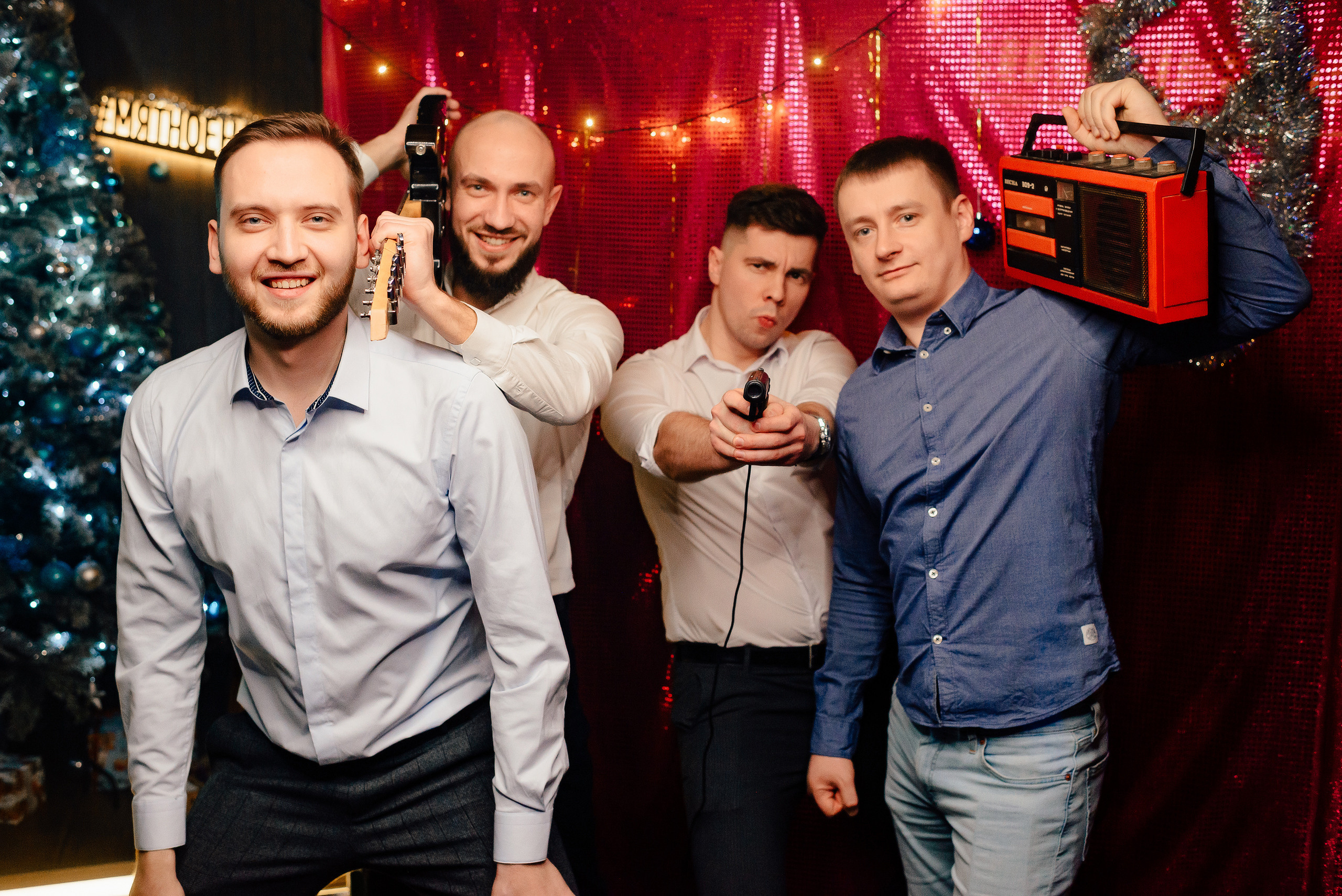 Новый год в стиле 90-х «Мята Спортивная». Мята Спортивная — Кальянная, караоке, бар в Минске