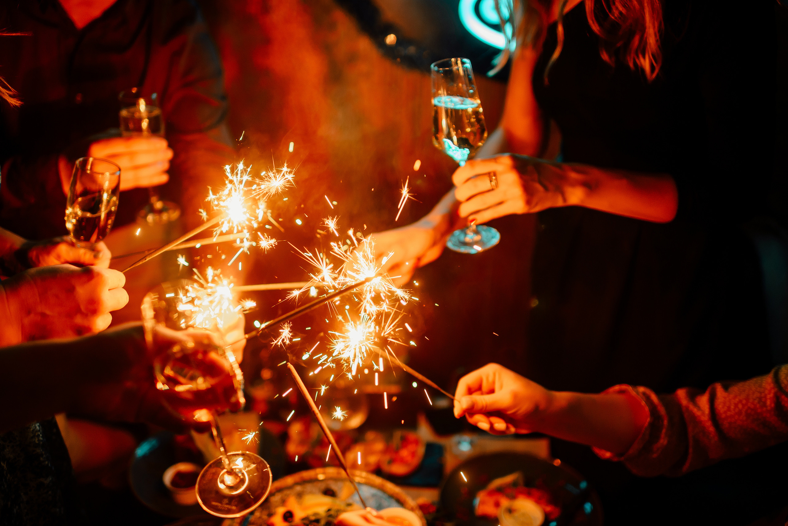 Новый год в стиле 90-х «Мята Спортивная». Мята Спортивная — Кальянная, караоке, бар в Минске