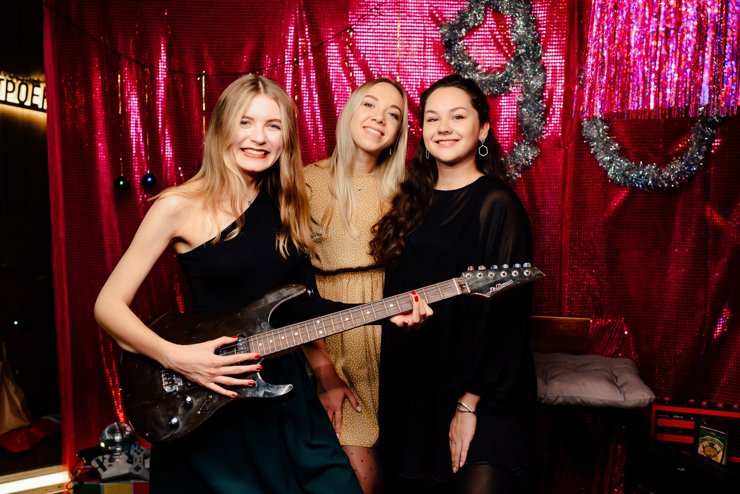 Новый год в стиле 90-х «Мята Спортивная». Мята Спортивная — Кальянная, караоке, бар в Минске