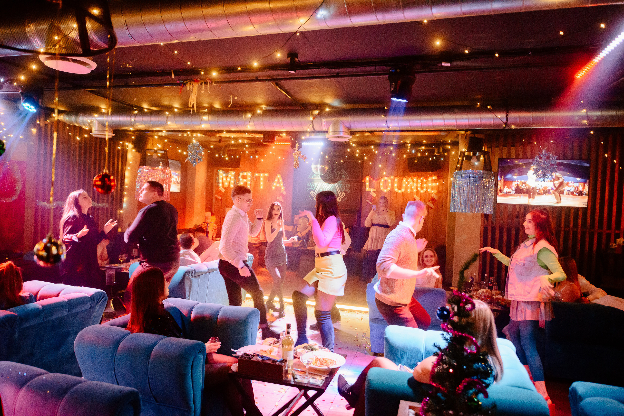 Новый год в стиле 90-х «Мята Спортивная». Мята Спортивная — Кальянная, караоке, бар в Минске