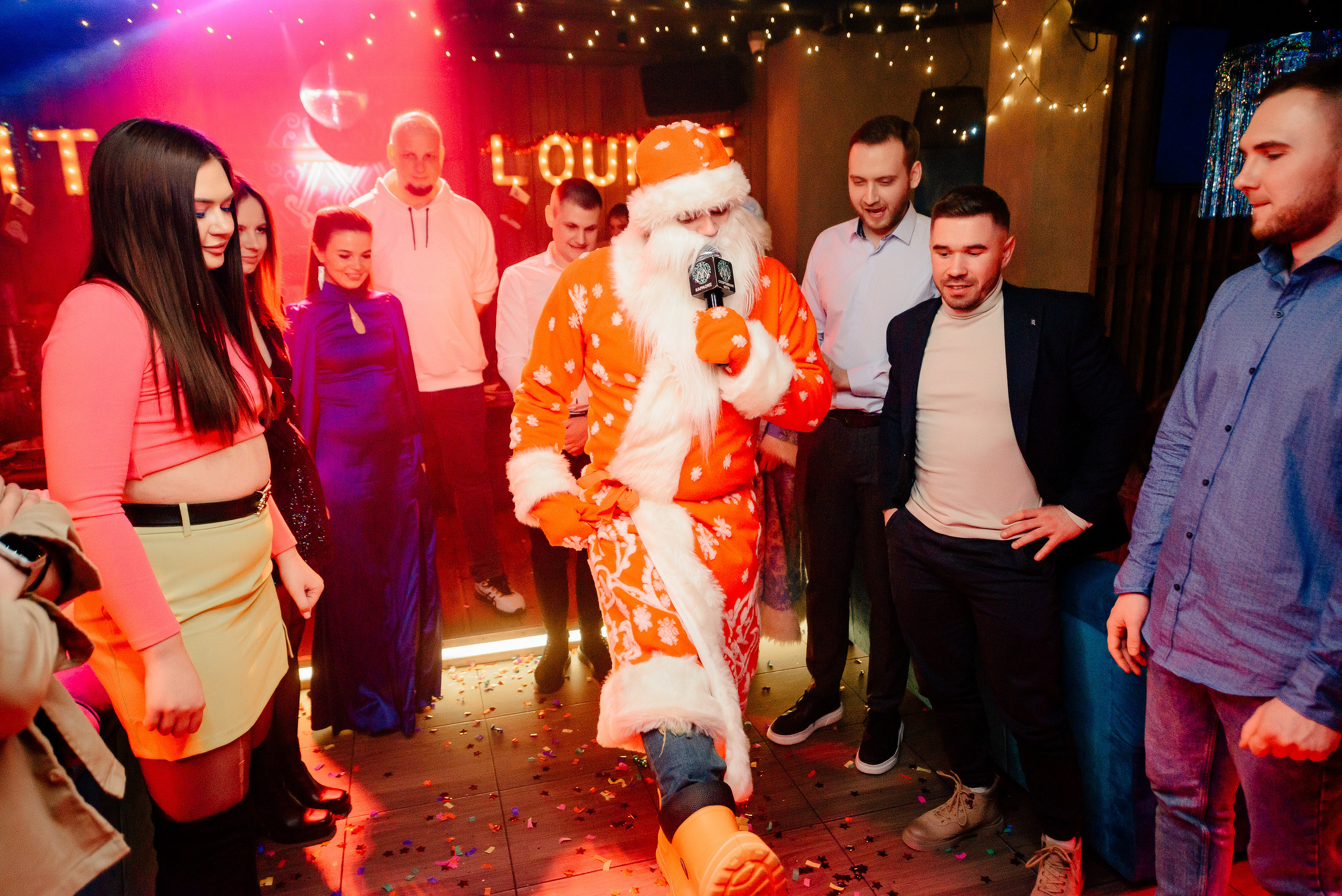 Новый год в стиле 90-х «Мята Спортивная». Мята Спортивная — Кальянная, караоке, бар в Минске