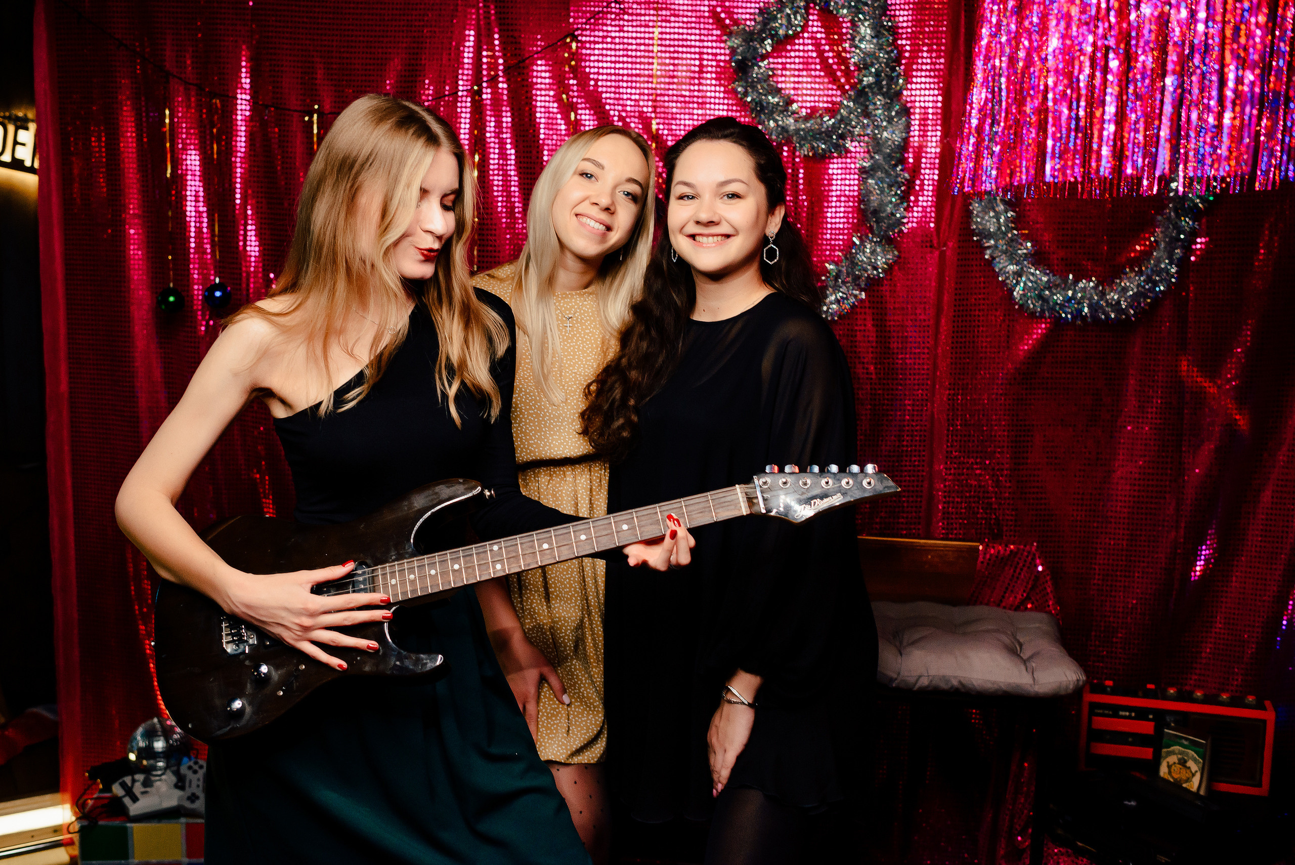 Новый год в стиле 90-х «Мята Спортивная». Мята Спортивная — Кальянная, караоке, бар в Минске