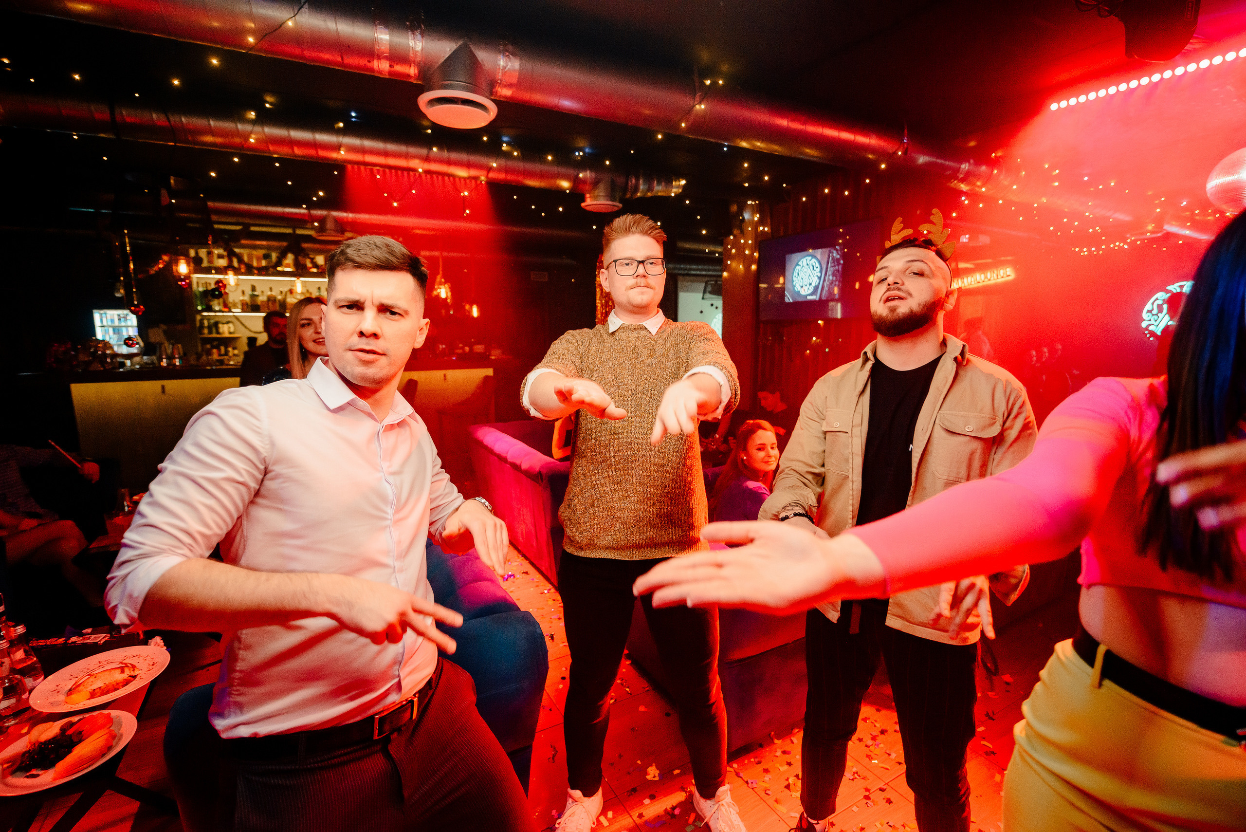 Новый год в стиле 90-х «Мята Спортивная». Мята Спортивная — Кальянная, караоке, бар в Минске