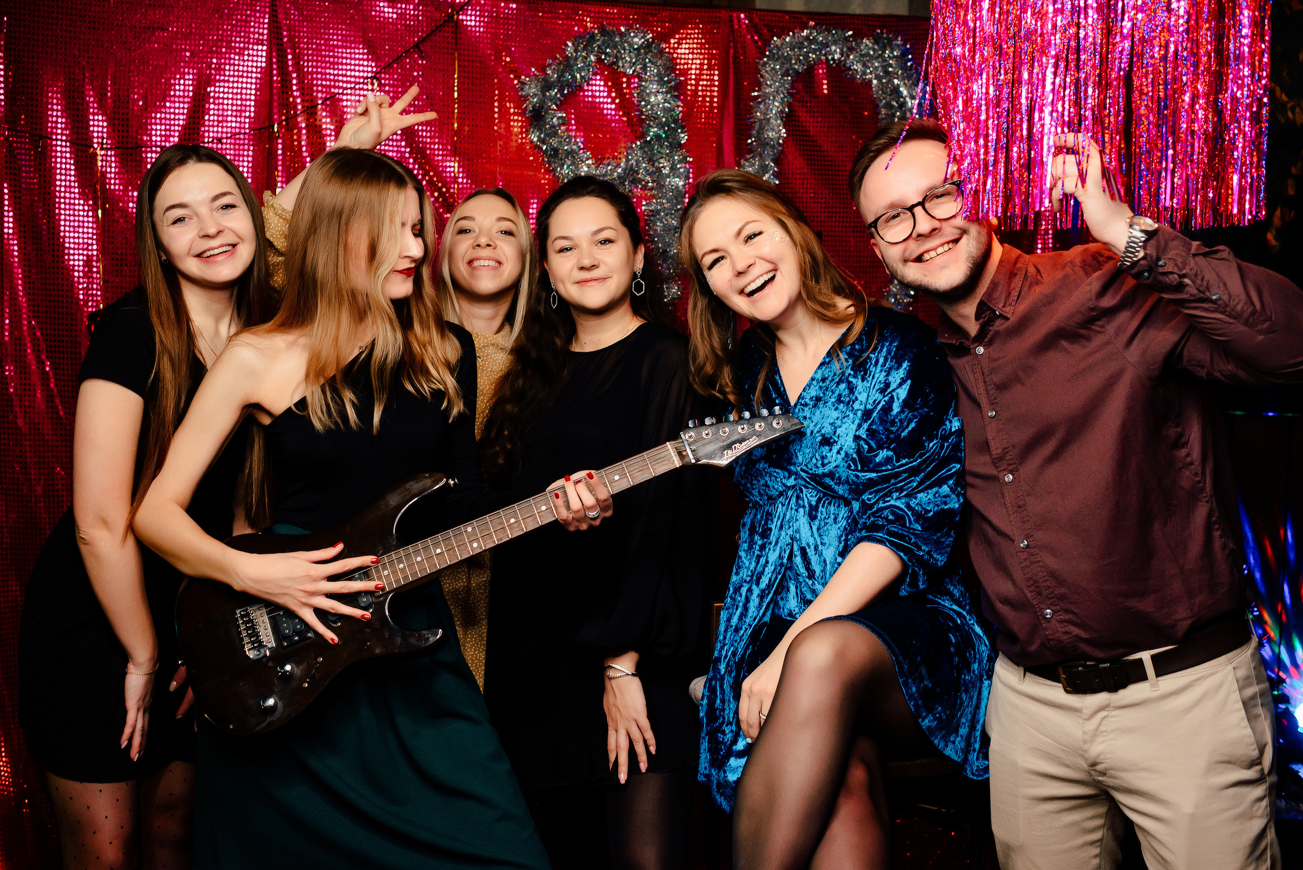 Новый год в стиле 90-х «Мята Спортивная». Мята Спортивная — Кальянная, караоке, бар в Минске