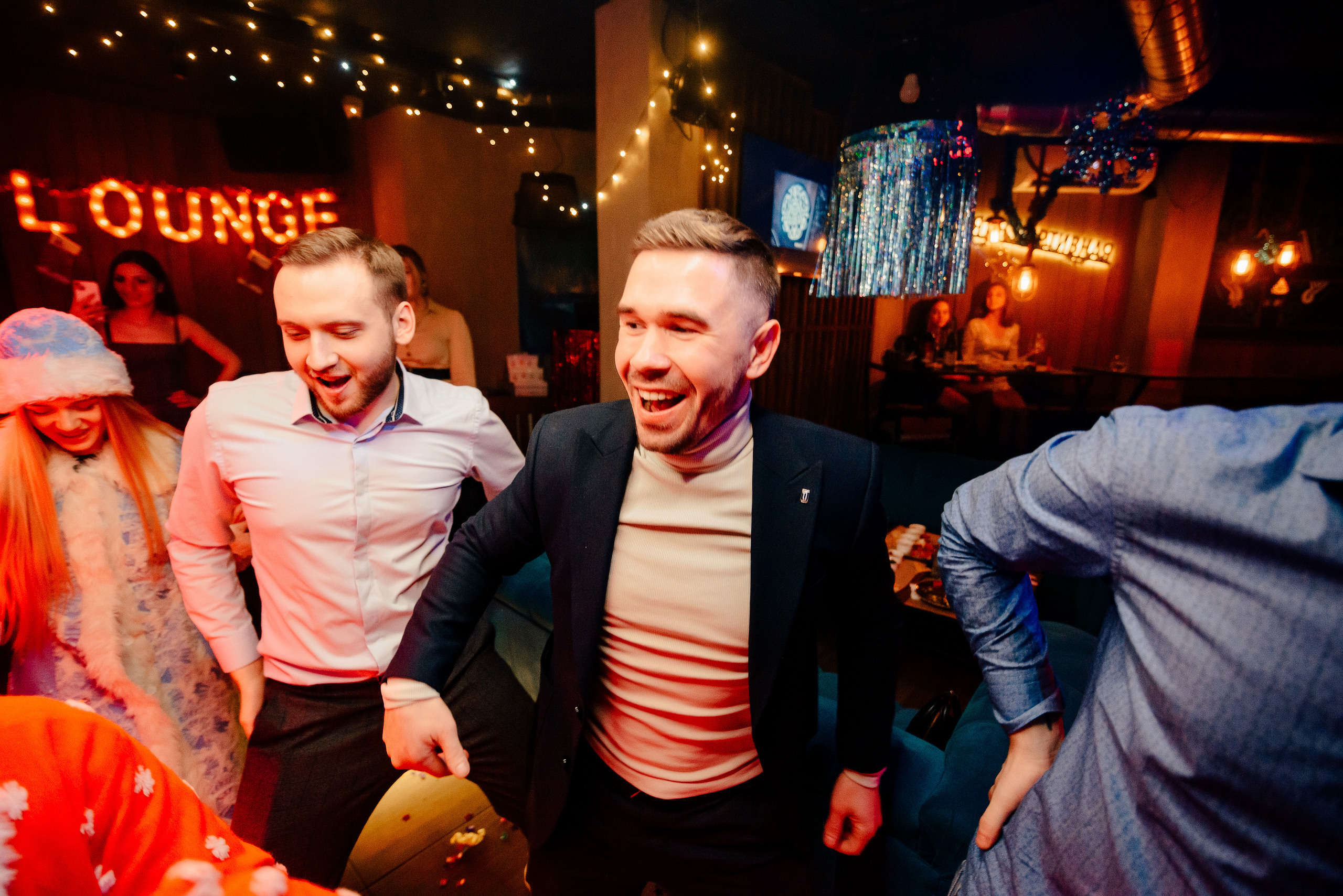 Новый год в стиле 90-х «Мята Спортивная». Мята Спортивная — Кальянная, караоке, бар в Минске