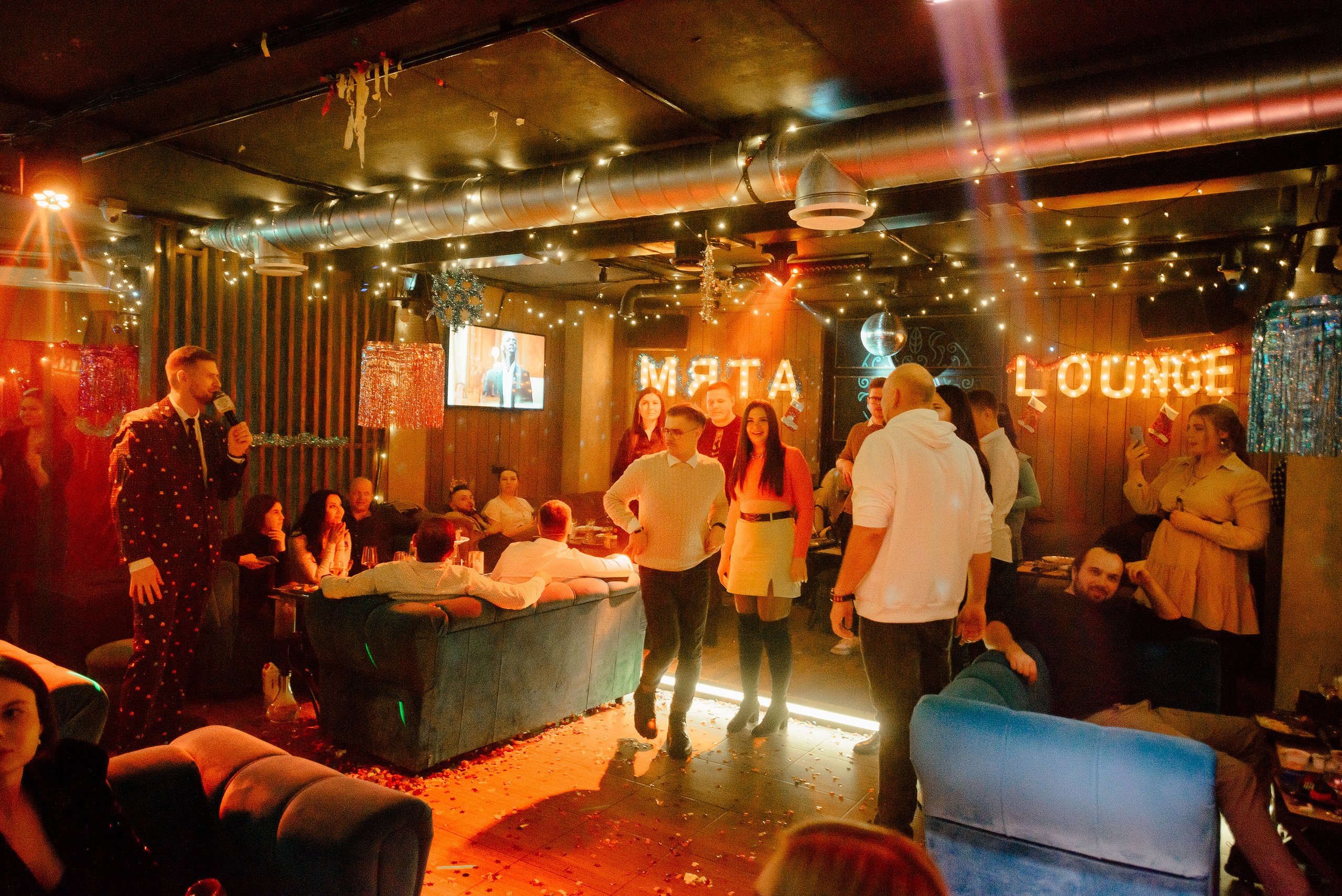 Новый год в стиле 90-х «Мята Спортивная». Мята Спортивная — Кальянная, караоке, бар в Минске