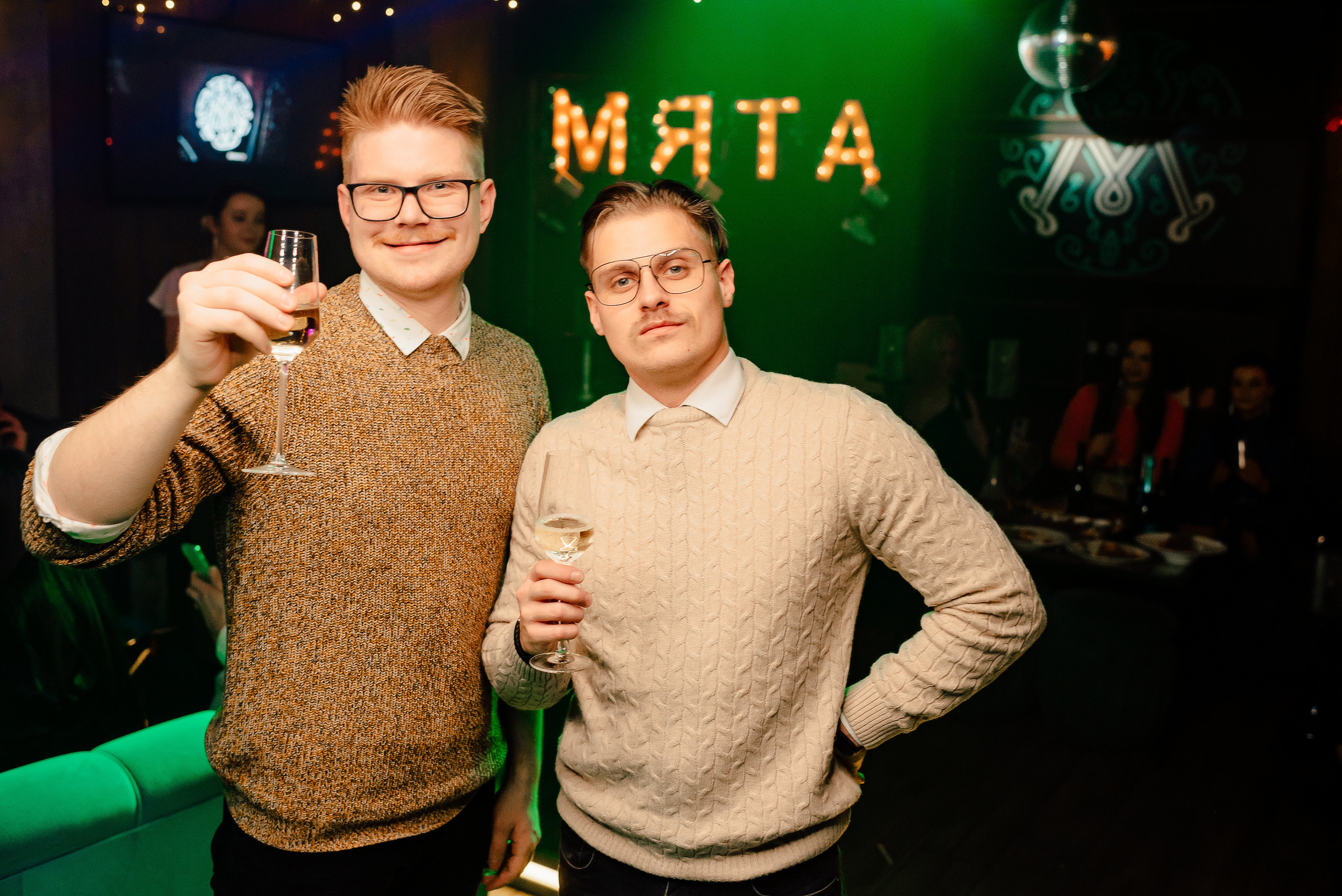 Новый год в стиле 90-х «Мята Спортивная». Мята Спортивная — Кальянная, караоке, бар в Минске