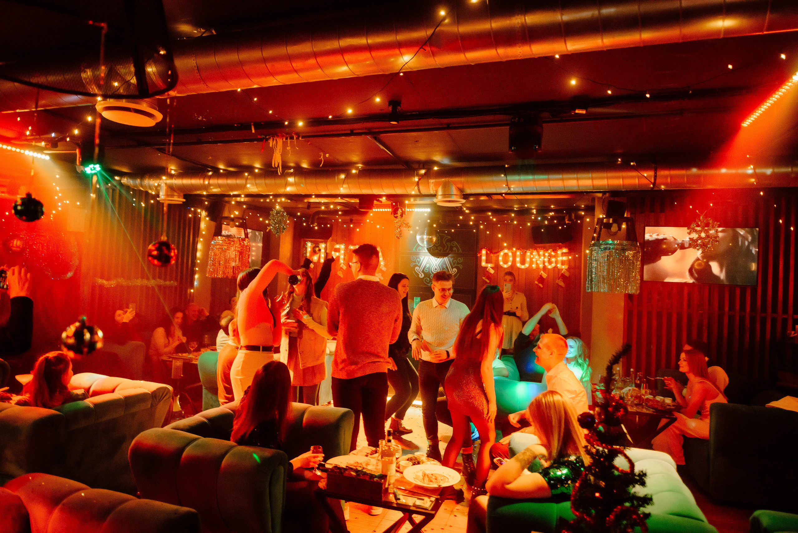 Новый год в стиле 90-х «Мята Спортивная». Мята Спортивная — Кальянная, караоке, бар в Минске