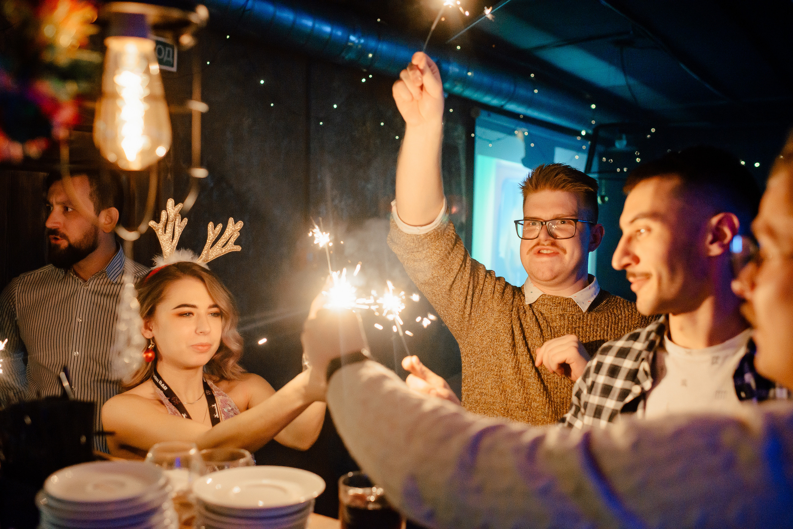 Новый год в стиле 90-х «Мята Спортивная». Мята Спортивная — Кальянная, караоке, бар в Минске