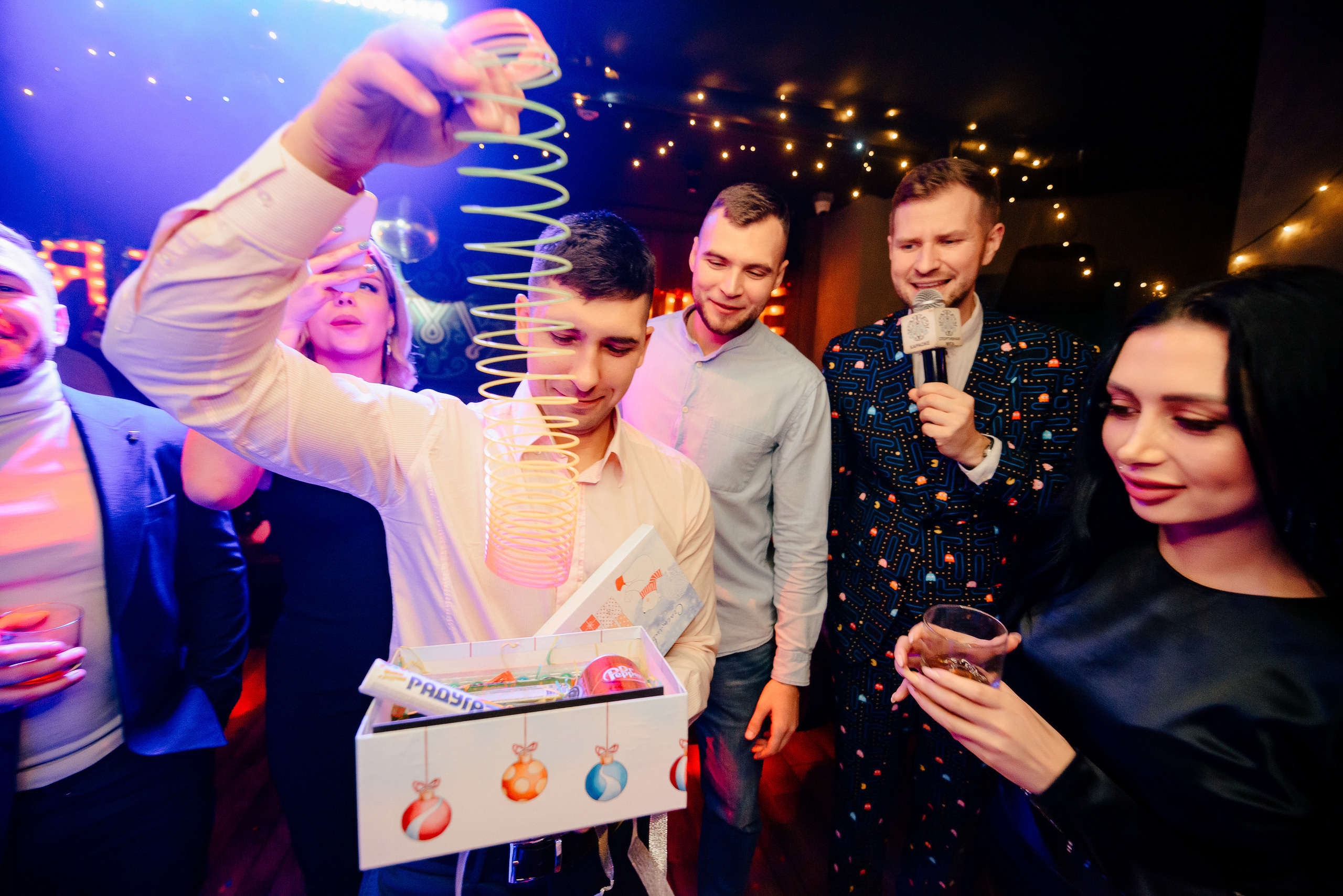 Новый год в стиле 90-х «Мята Спортивная». Мята Спортивная — Кальянная, караоке, бар в Минске