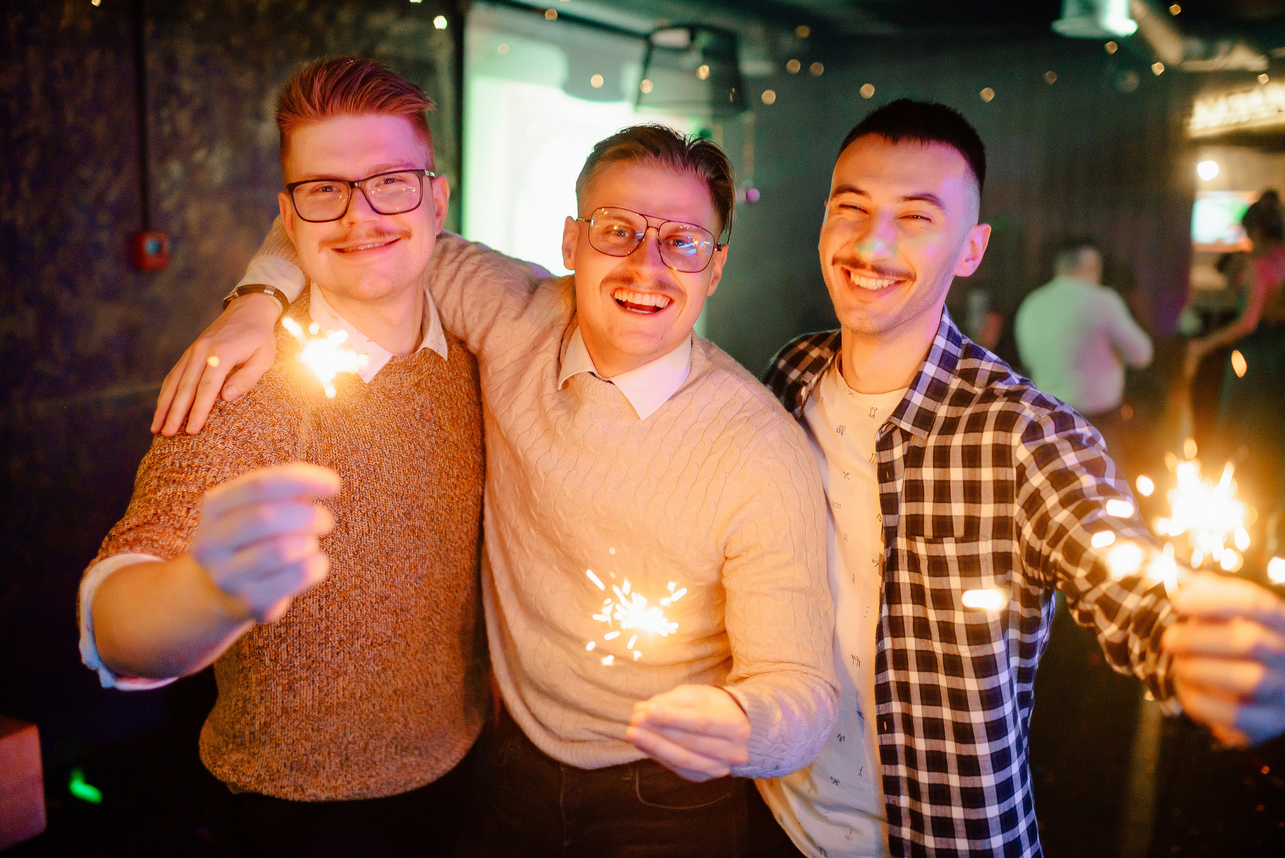 Новый год в стиле 90-х «Мята Спортивная». Мята Спортивная — Кальянная, караоке, бар в Минске