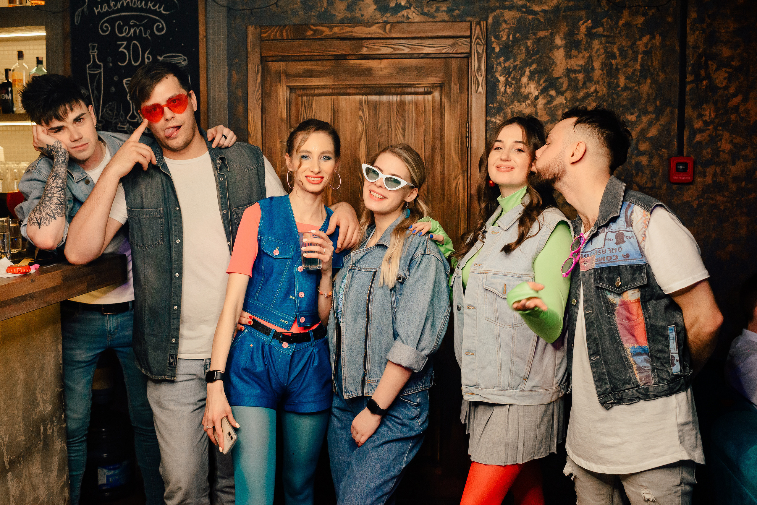 Новый год в стиле 90-х «Мята Спортивная». Мята Спортивная — Кальянная, караоке, бар в Минске