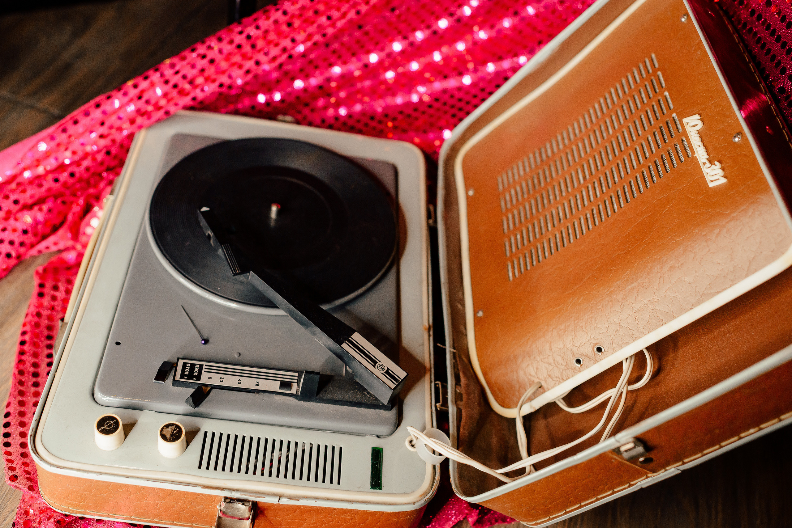 Новый год в стиле 90-х «Мята Спортивная». Мята Спортивная — Кальянная, караоке, бар в Минске