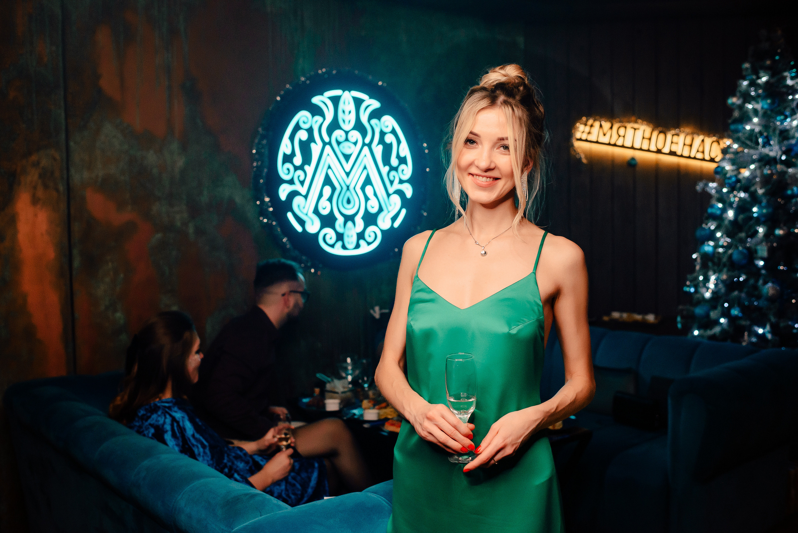 Новый год в стиле 90-х «Мята Спортивная». Мята Спортивная — Кальянная, караоке, бар в Минске