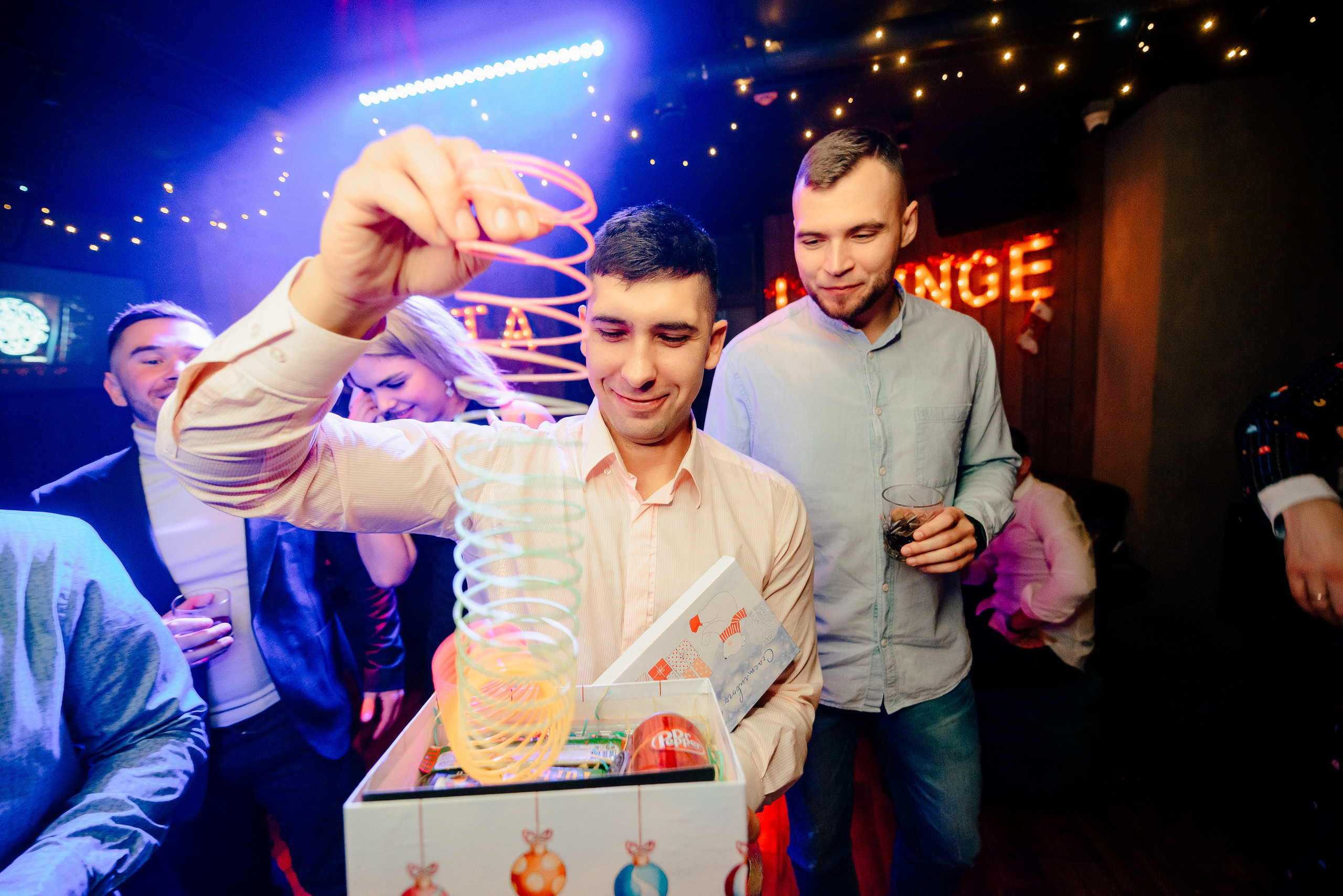 Новый год в стиле 90-х «Мята Спортивная». Мята Спортивная — Кальянная, караоке, бар в Минске