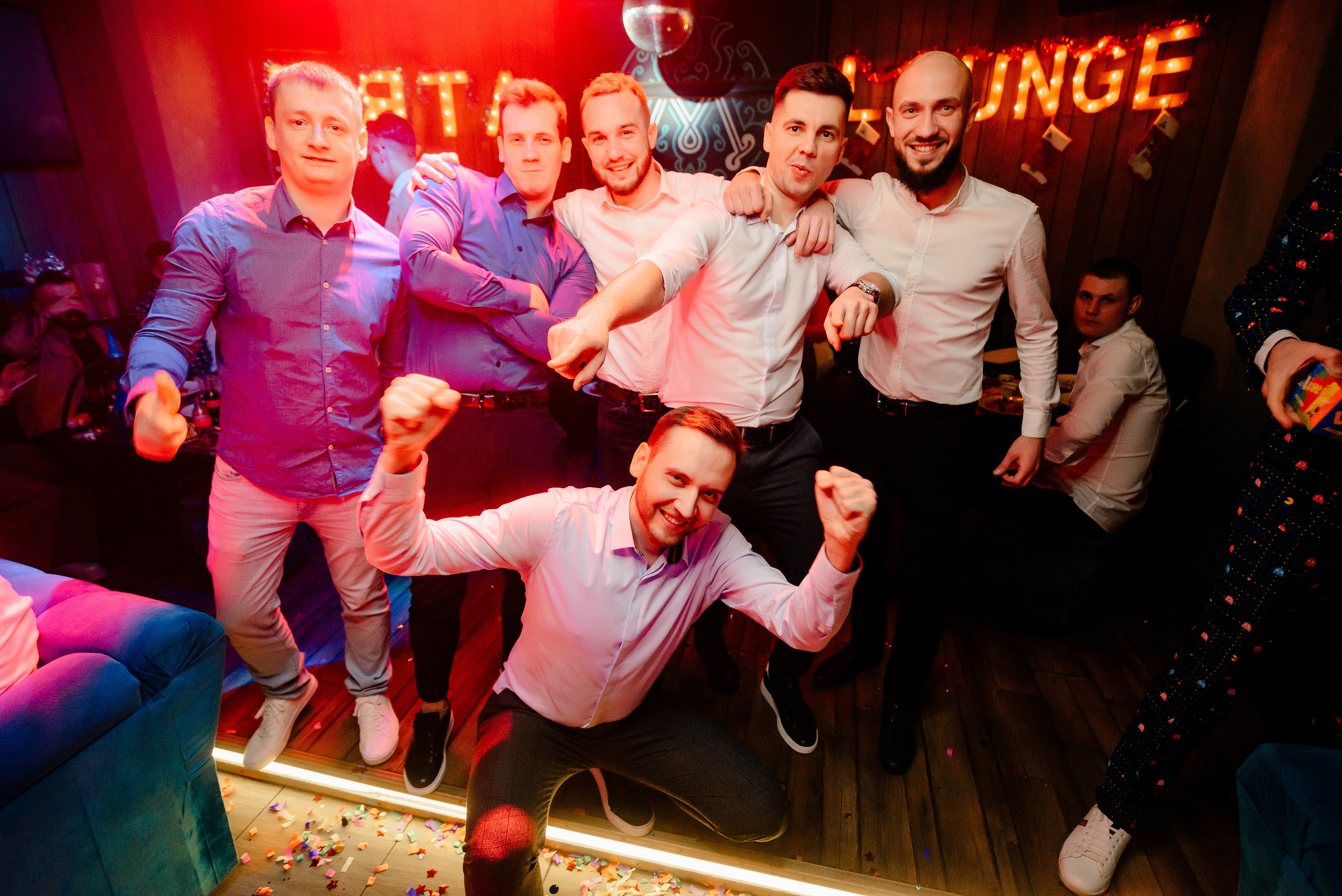 Новый год в стиле 90-х «Мята Спортивная». Мята Спортивная — Кальянная, караоке, бар в Минске