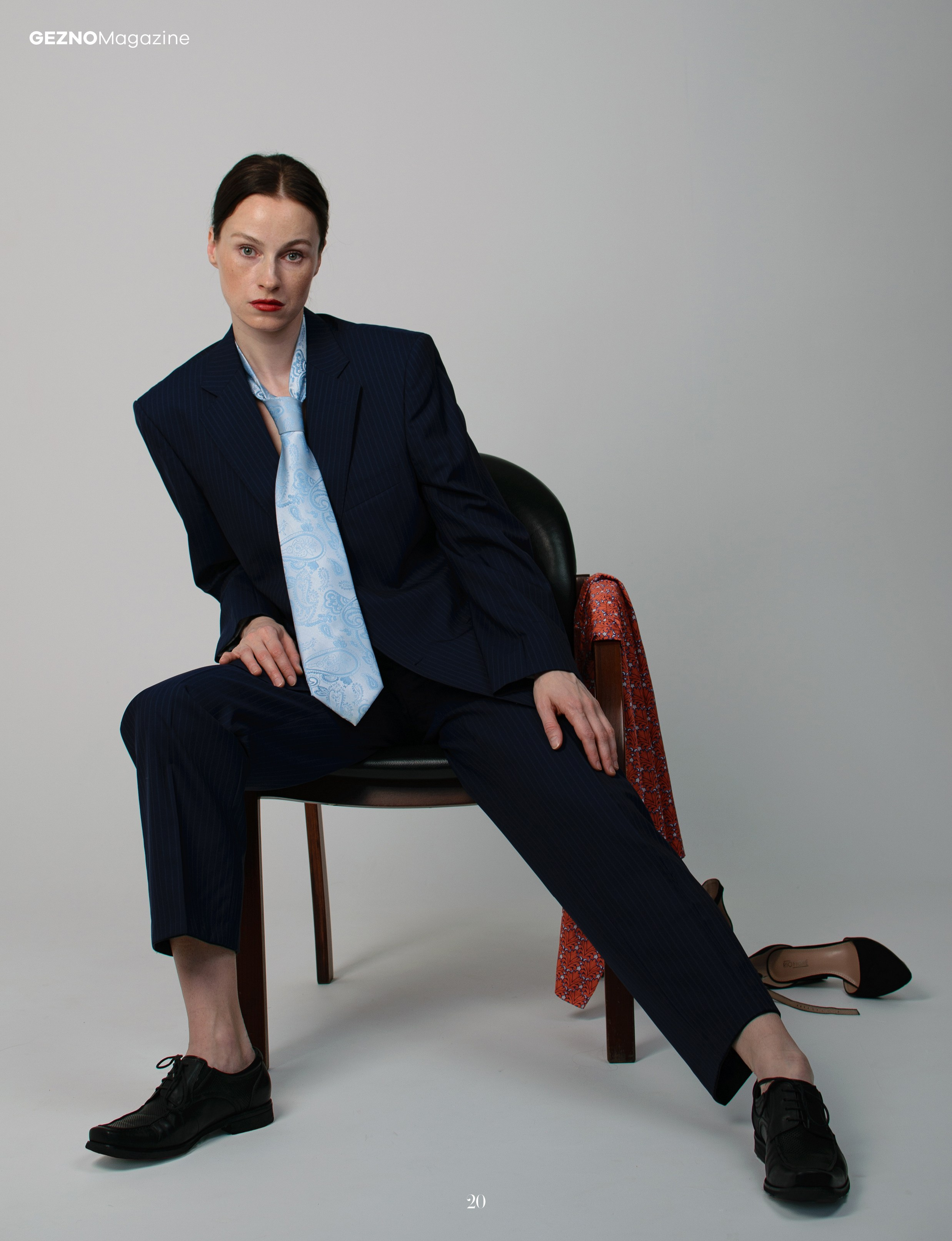 GEZNO, Paris, France Потеря -  история о том, как женщина теряет себя, выполняя мужские обязанности изо дня в день Фотограф в Омске Ульяна Красикова 