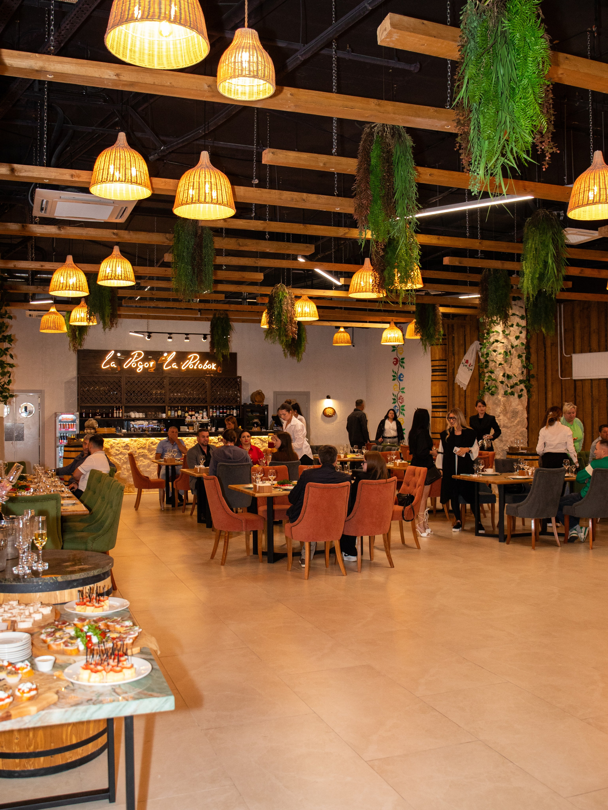 Открытие молдавского ресторана. Свадебный и семейный фотограф в Москве Мила Широких