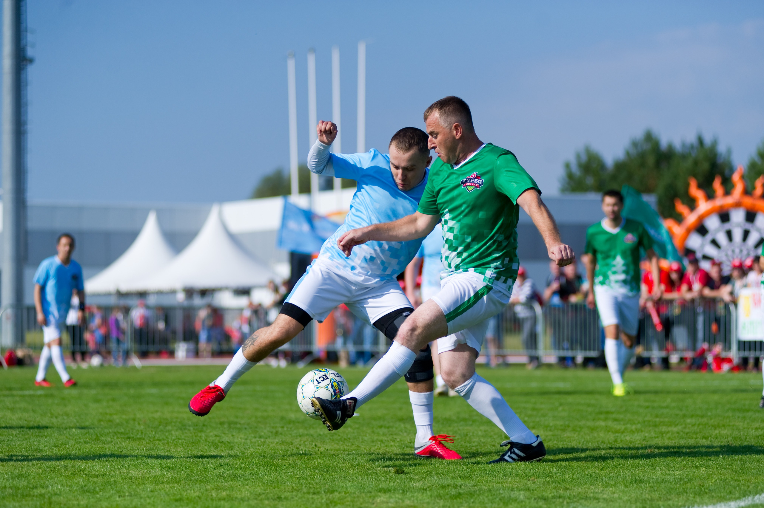 Турбофутбол (корпоративное соревнование «Пятерочки»). Репортажный фотограф и видеограф Слава Думчев. Тимбилдинги, отчетники, корпоративы