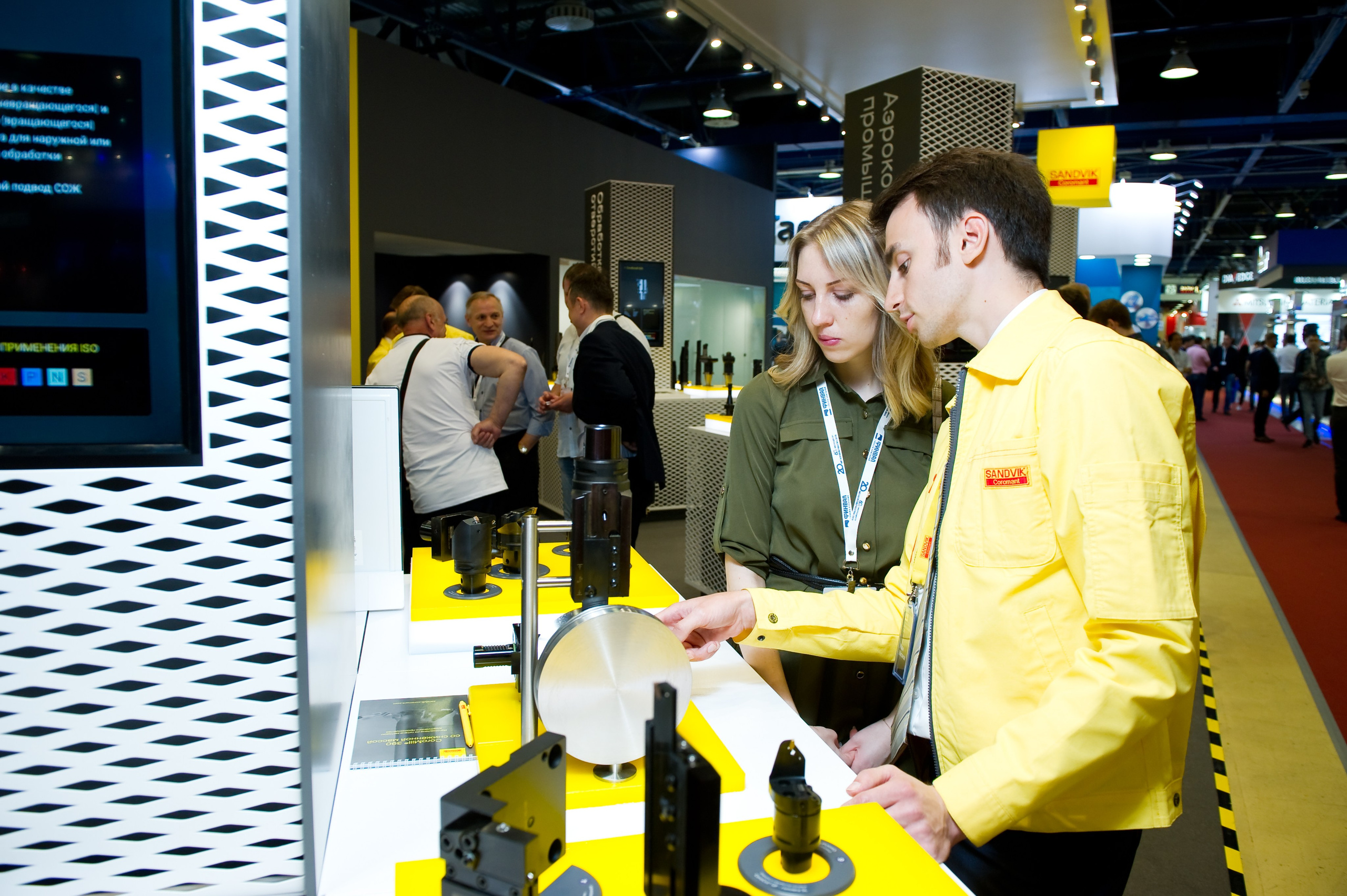 Работа Sandvik на выставке «Металлообработка». Репортажный фотограф и видеограф Слава Думчев. Тимбилдинги, отчетники, корпоративы