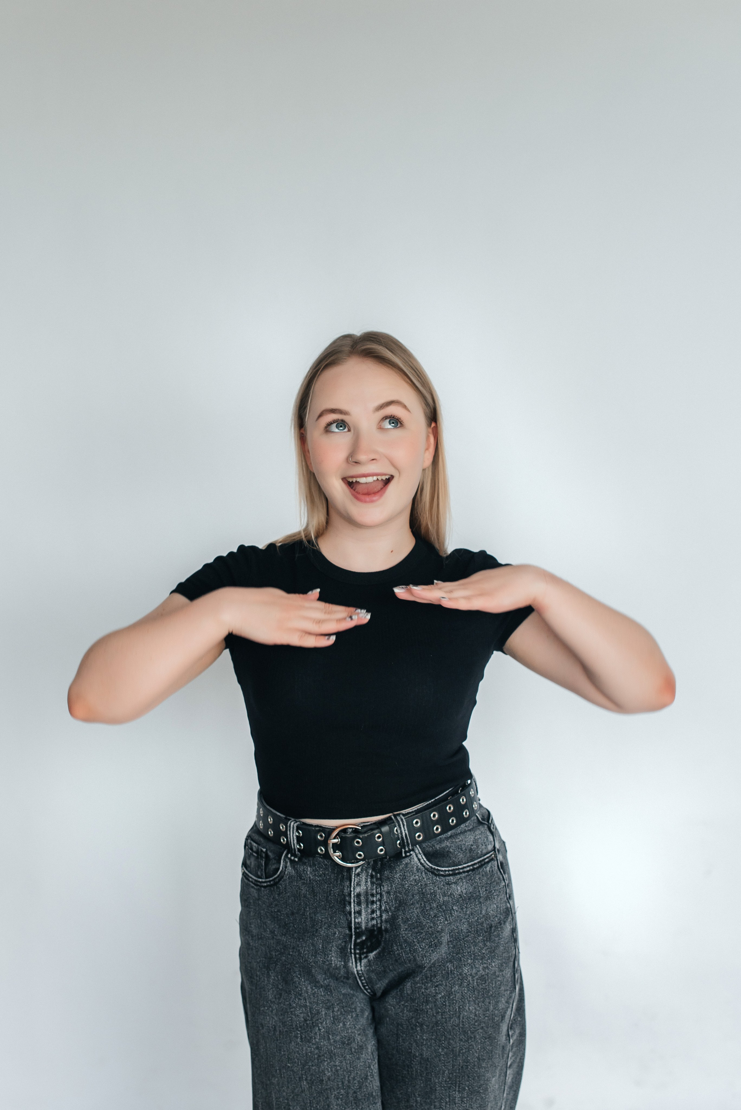 Анастасия в студии. Детский и семейный фотограф выпускной альбом Приморско-Ахтарск