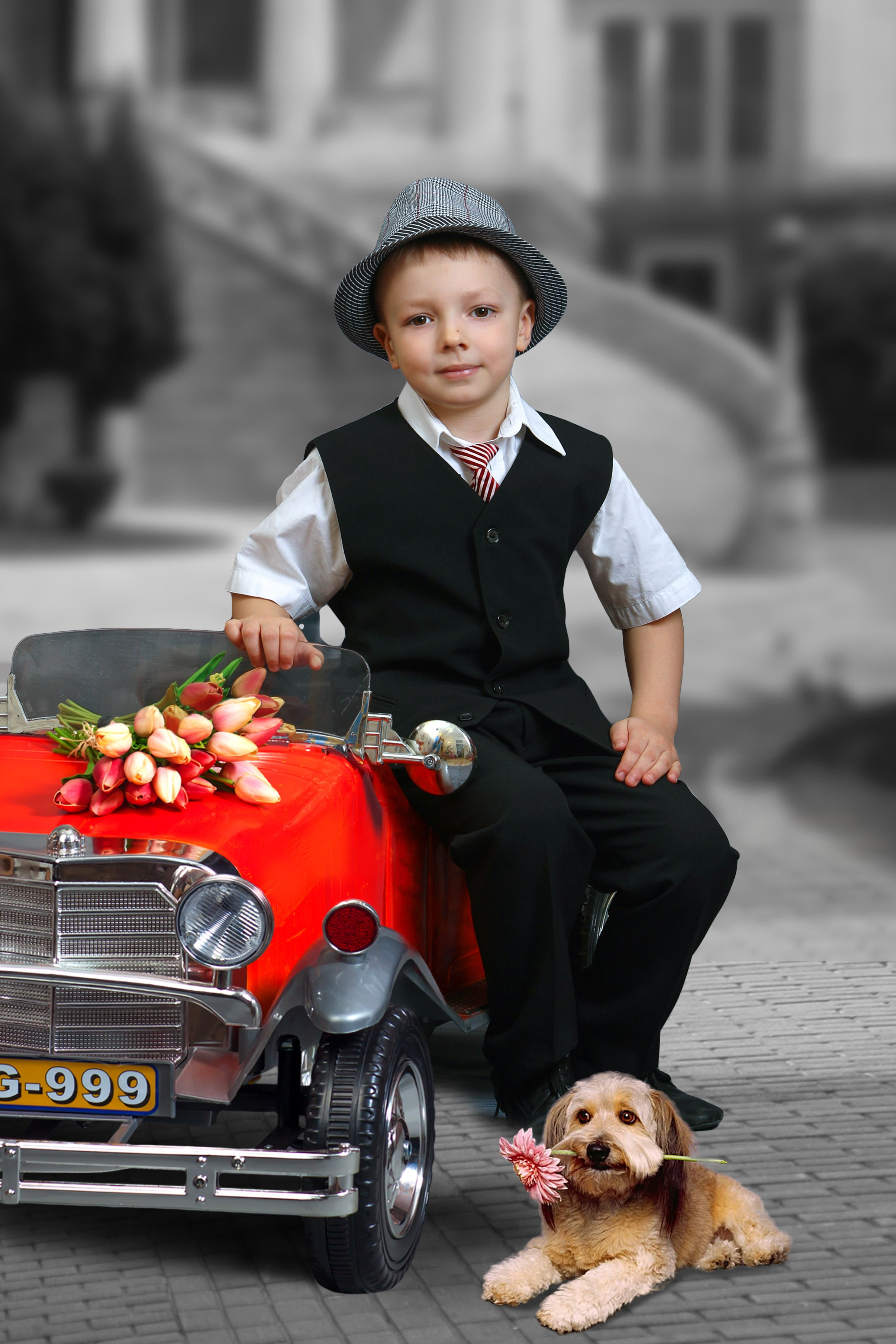 С машиной. Art photographer Nino