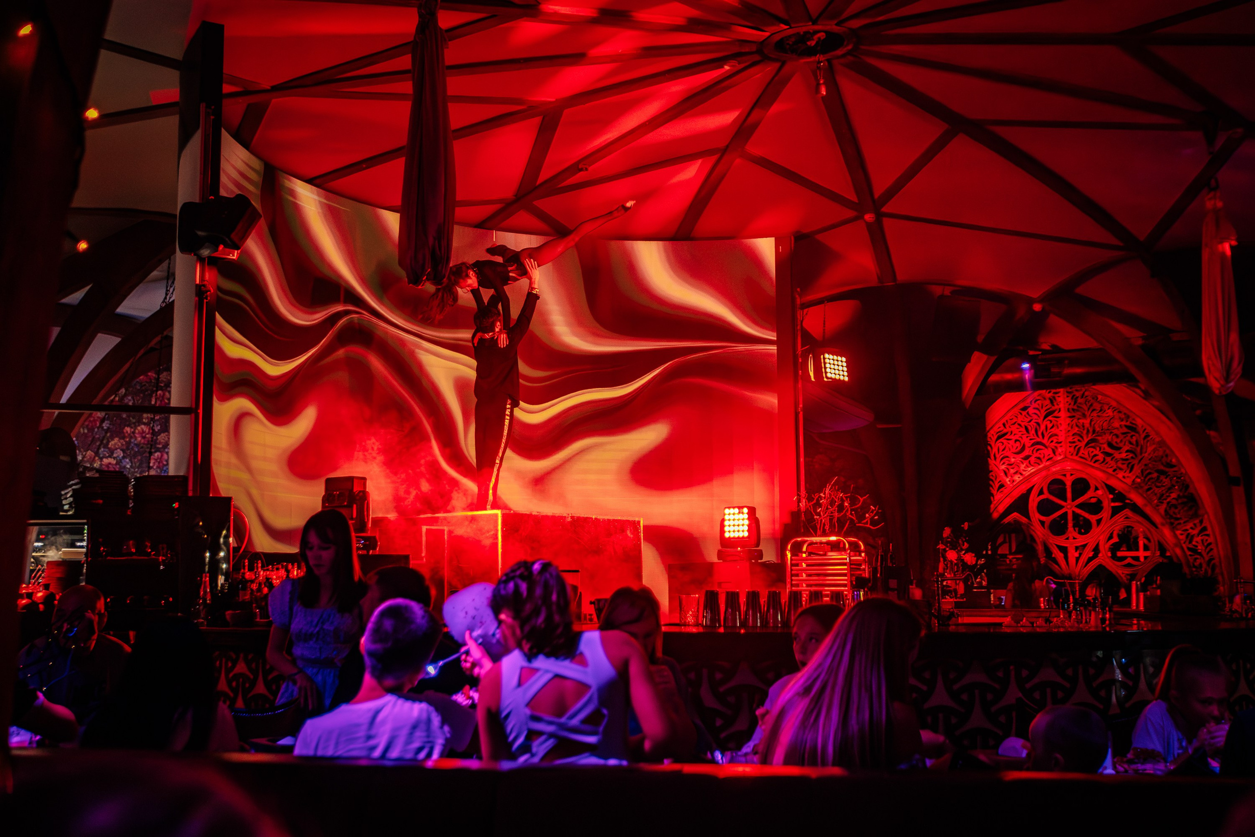 PTIZZA SHOW. Gold & Black in Ptizza Bar_Ялта_6.07.2025. Аминов Руслан | Фотограф