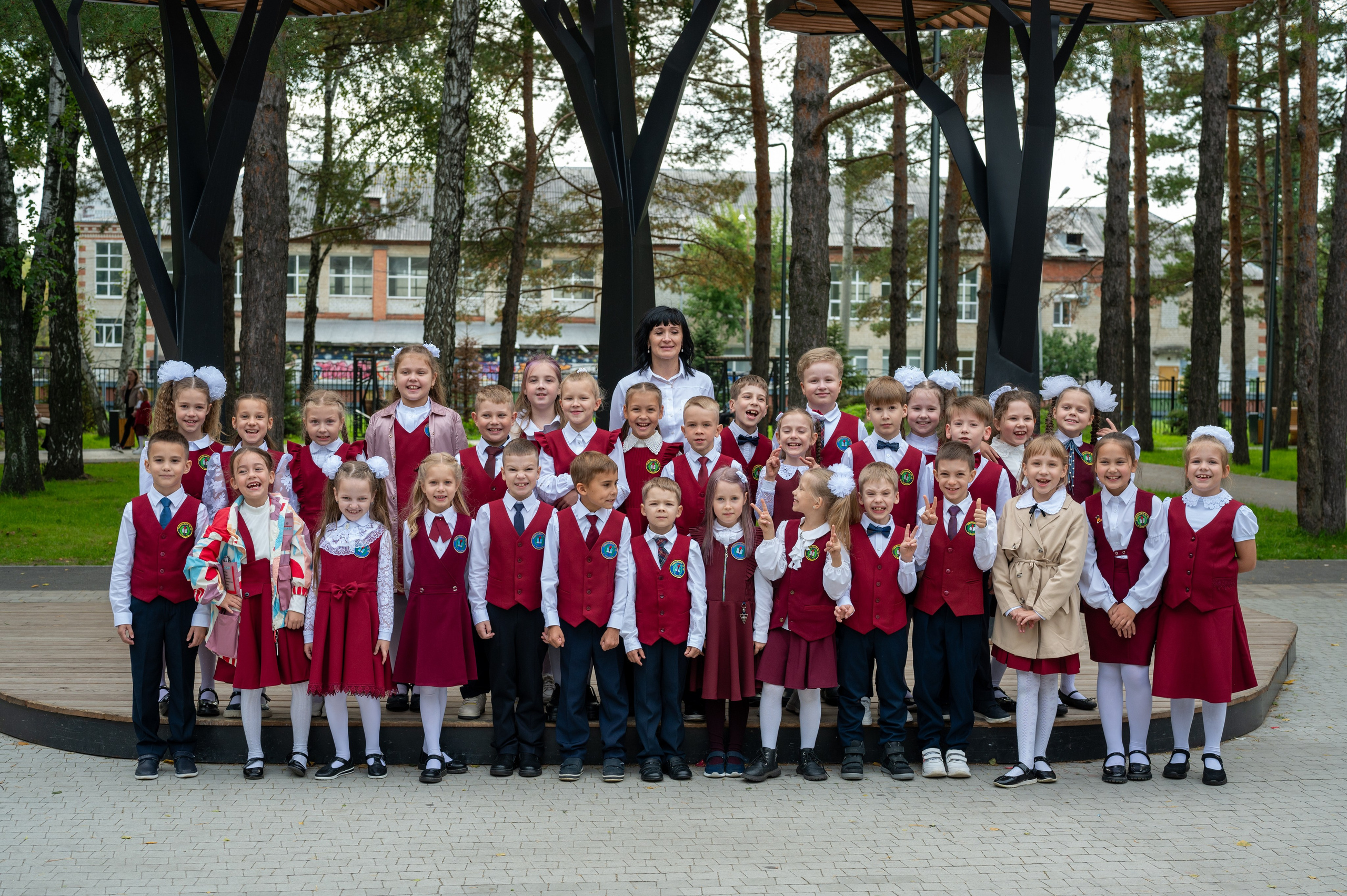 1 сентября 16 гимназия 2 класс (линейка + в классе+ на улице). Фотограф новорожденных, семейный детский в Тюмени Татьяна Морозова