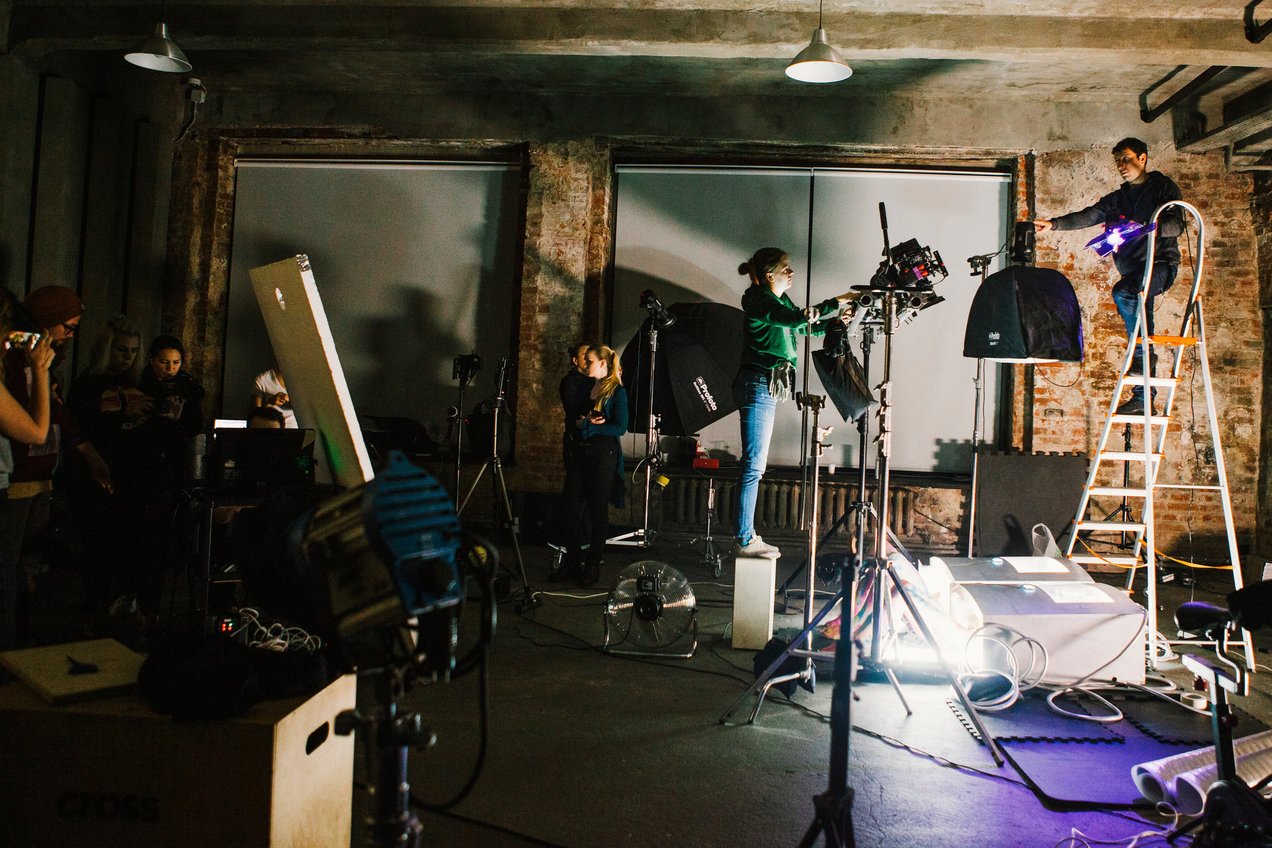 Фабрика кино 1. Ольга Пилант. АРТ, бэкстейдж, свадебная и семейная фотография, городской портрет, интерьерная фотография