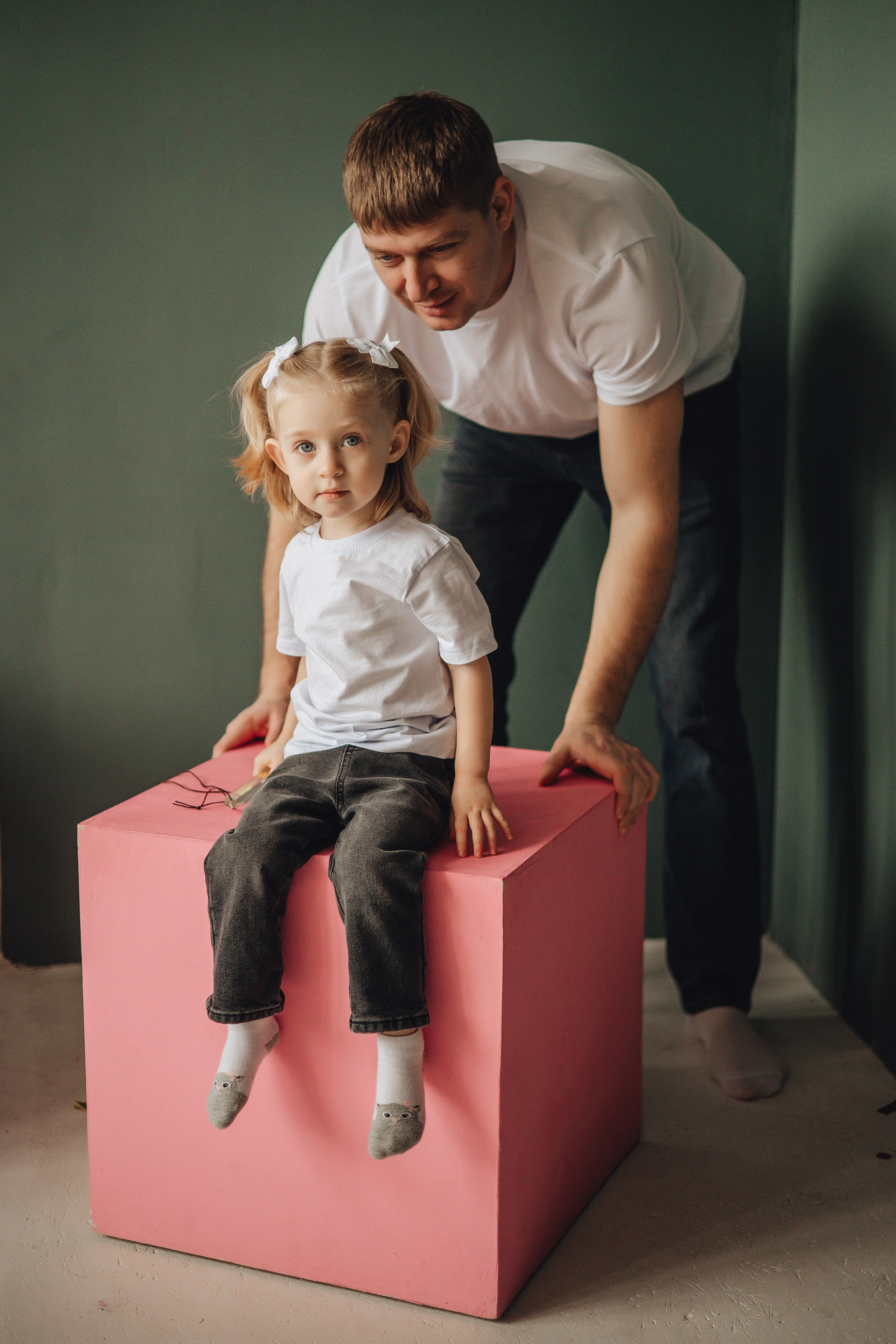 Вика ждет сестренку. Свадебный и семейный фотограф Пушкин Царское Село СПБ Питер Санкт-Петербург и Рязань Ольга Козлова