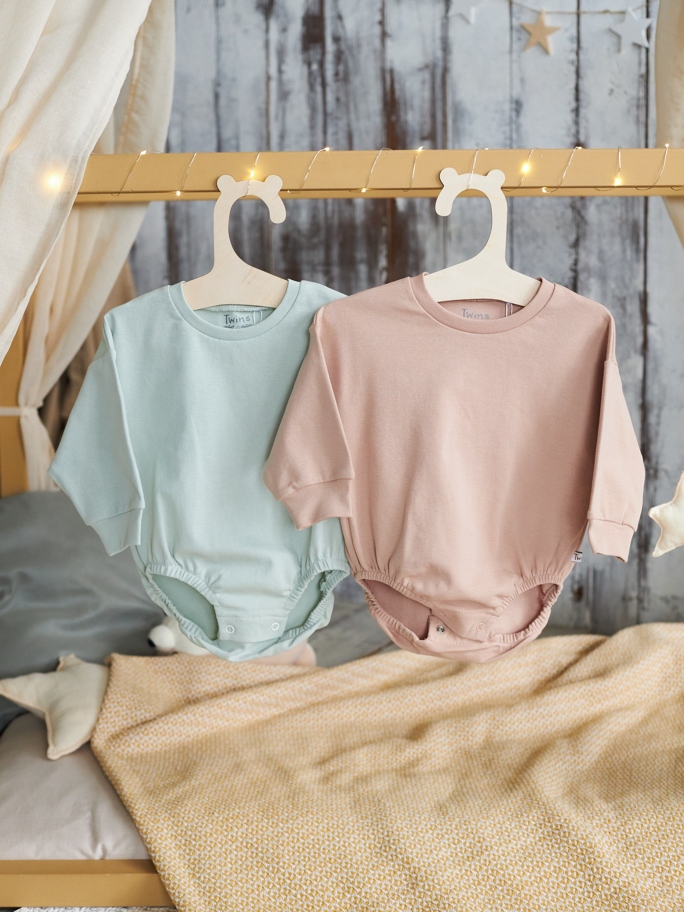 Фотосъемка детских боди Екатеринбург товары для малышей Wildberries ВБ Ozon предметка Екб заказать цена. Фотограф Екатеринбург Анастасия Жерновская | Маркетплейсы и нейрофото