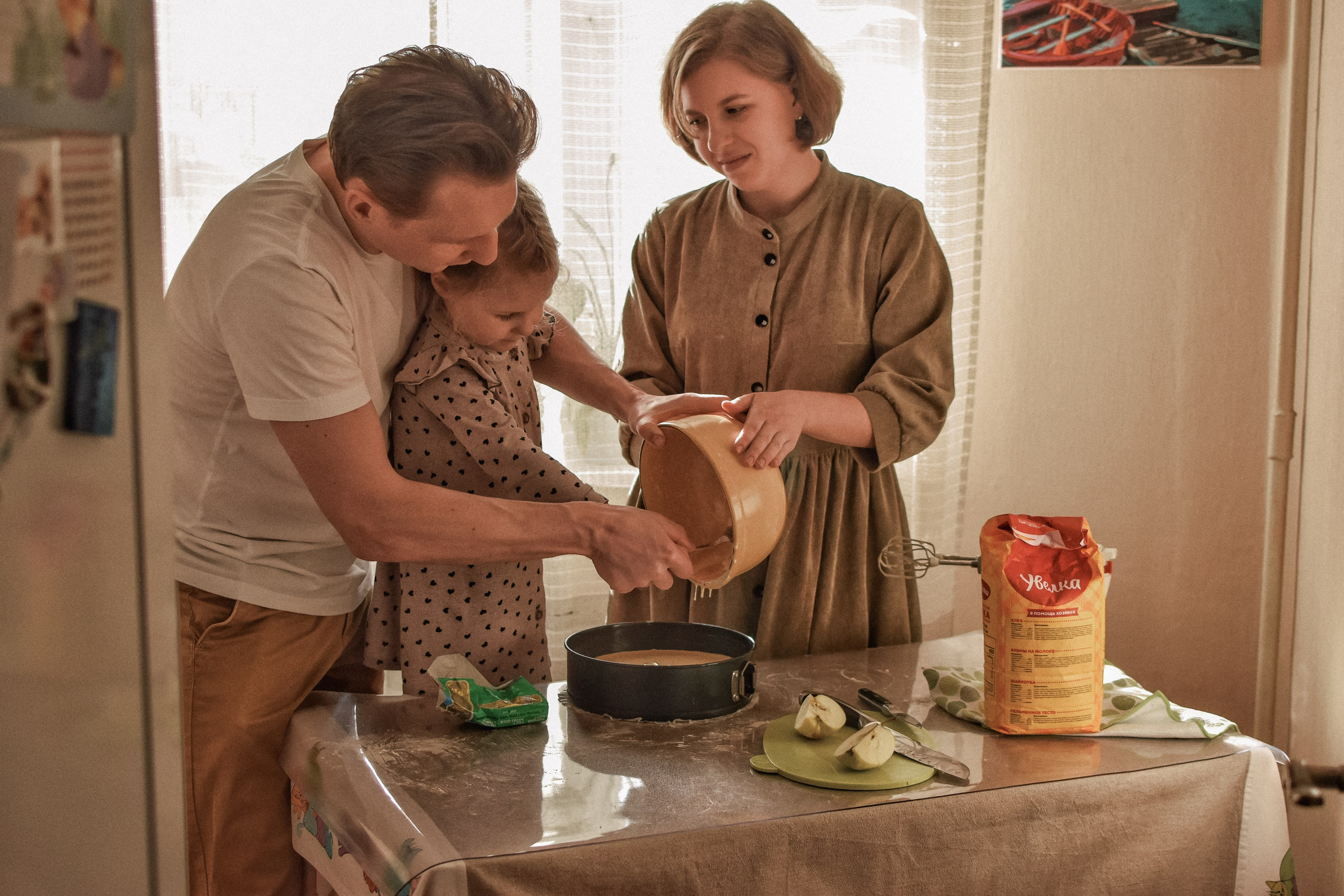 Шарлотка по-семейному: рецепты, улыбки и любовь. Фотограф Мария Бесштанькина