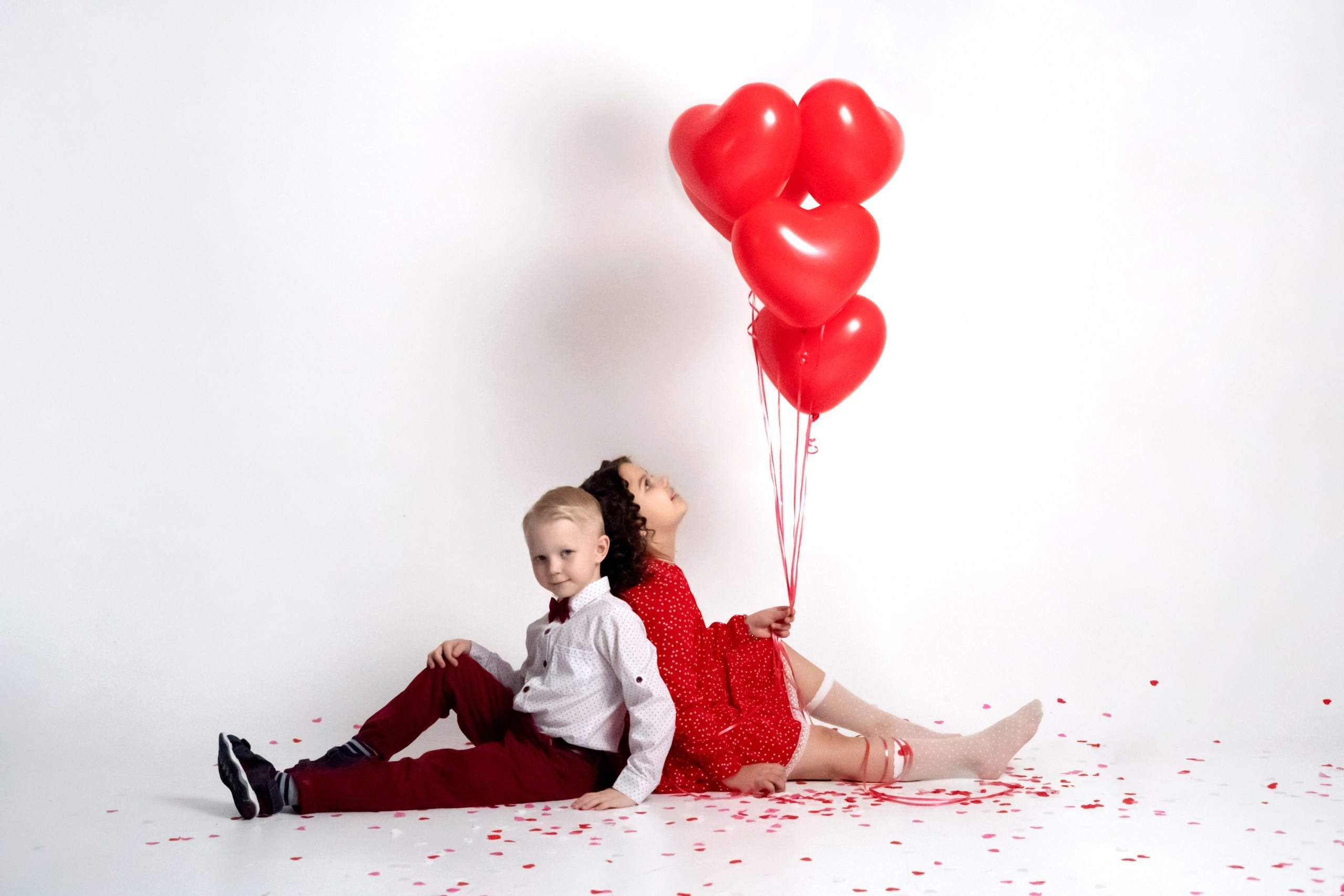 14 февраля в студии с шарами. Мила Посвит Фотограф новорожденных в Тобольске