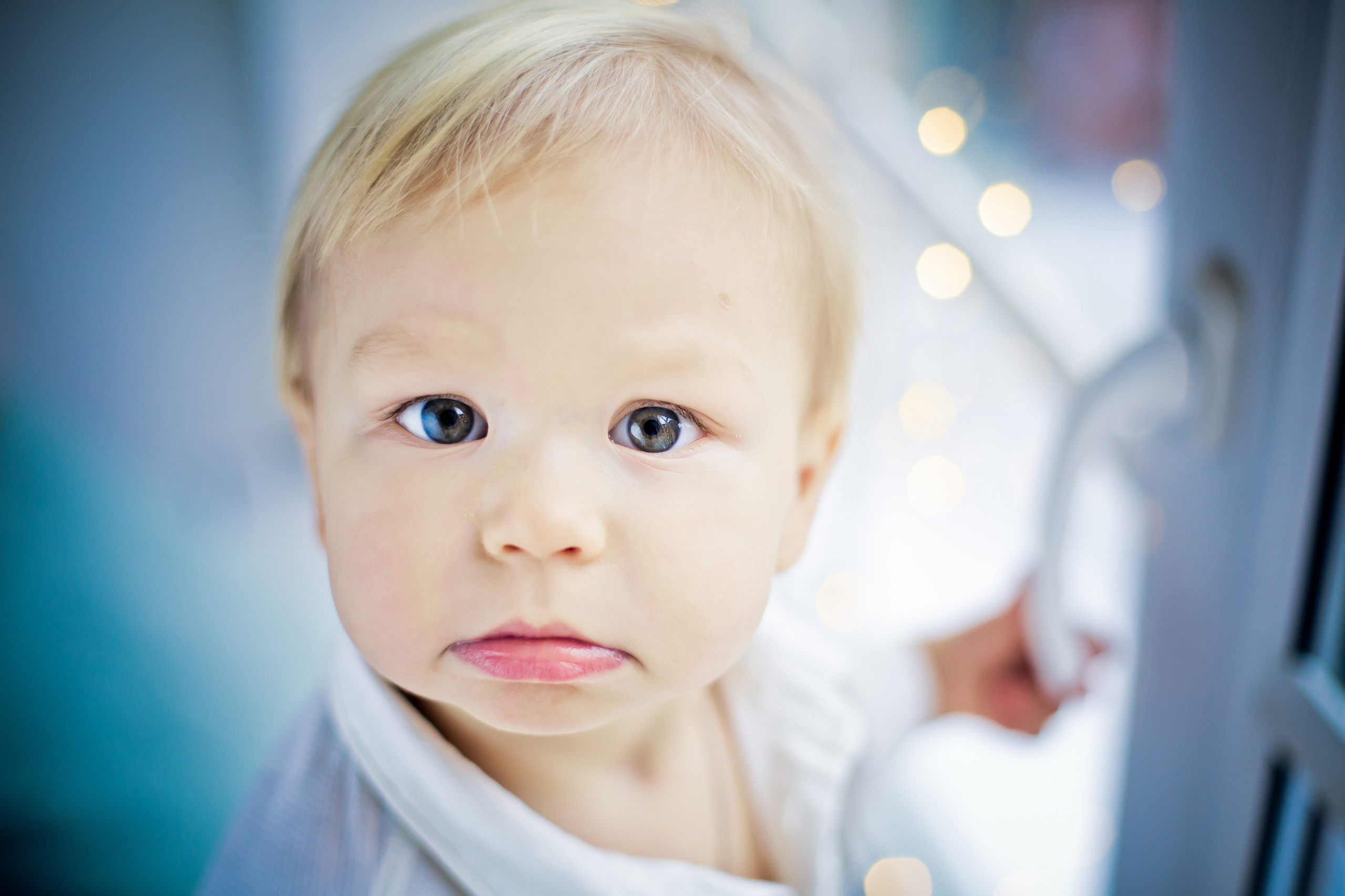 Студийная фотосессия маленького мальчика с родителями и бабушкой. Детский, свадебный и семейный фотограф Юлия Курбатова, Санкт-Петербург