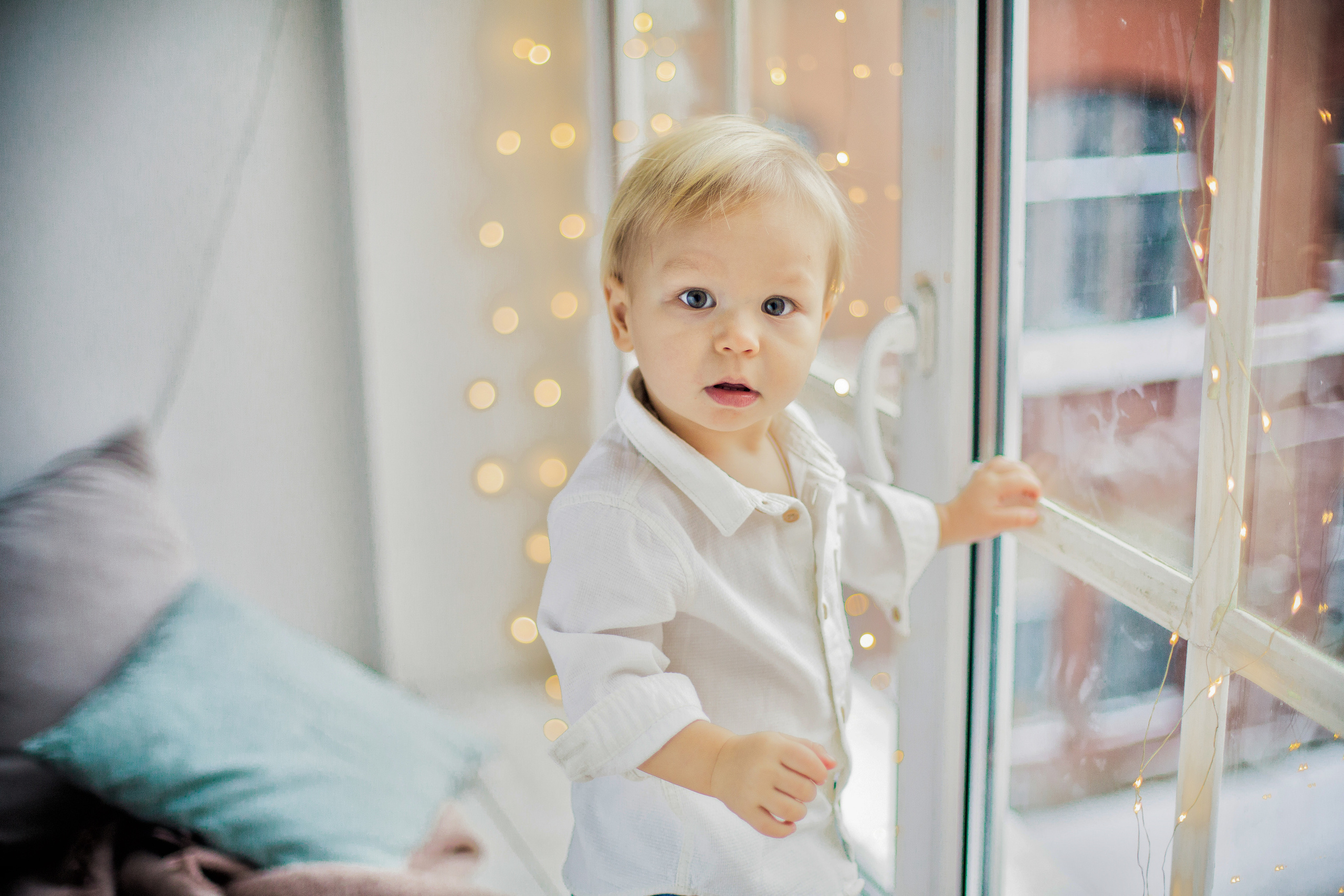 Студийная фотосессия маленького мальчика с родителями и бабушкой. Детский, свадебный и семейный фотограф Юлия Курбатова, Санкт-Петербург