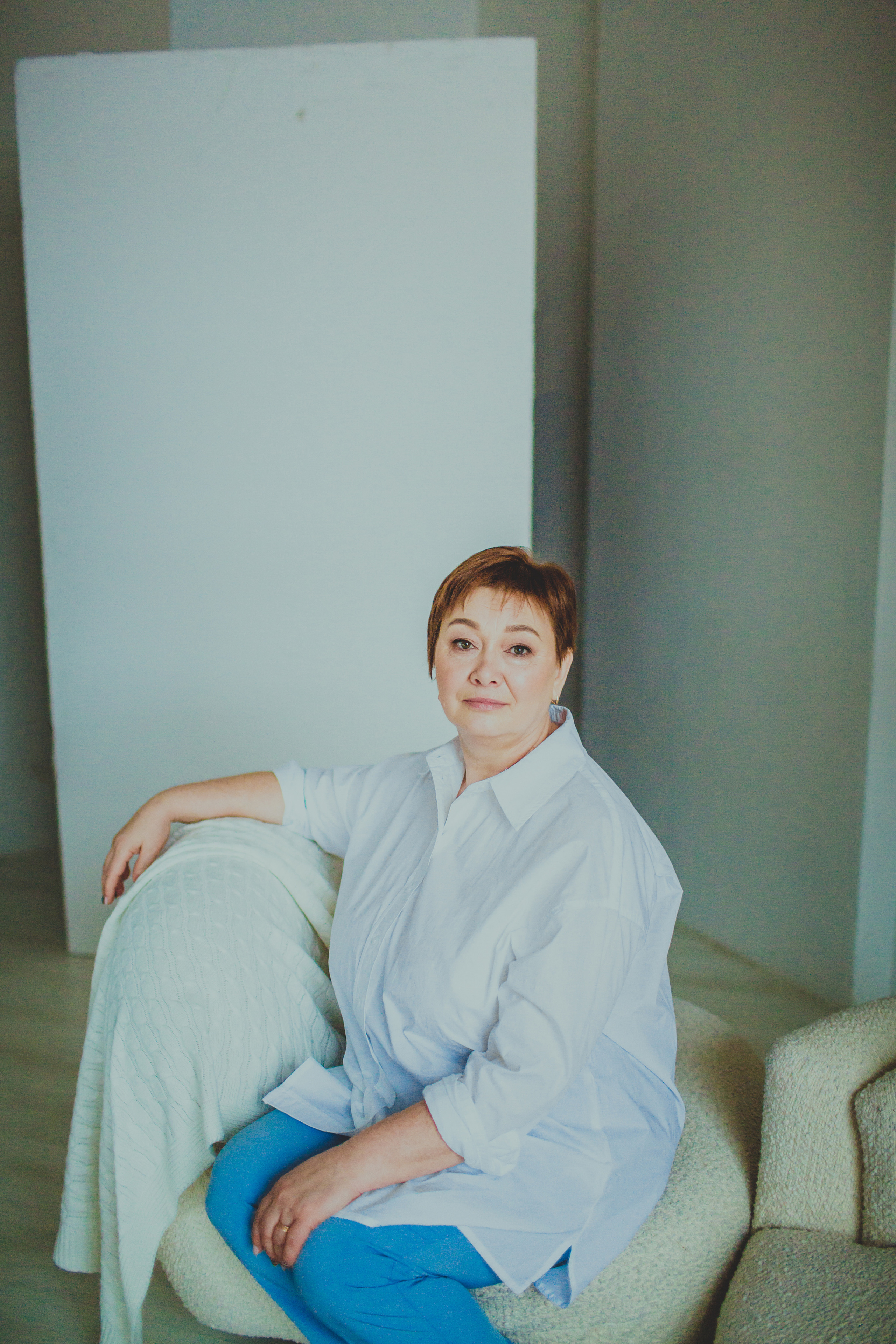 Студийная фотосессия маленького мальчика с родителями и бабушкой. Детский, свадебный и семейный фотограф Юлия Курбатова, Санкт-Петербург