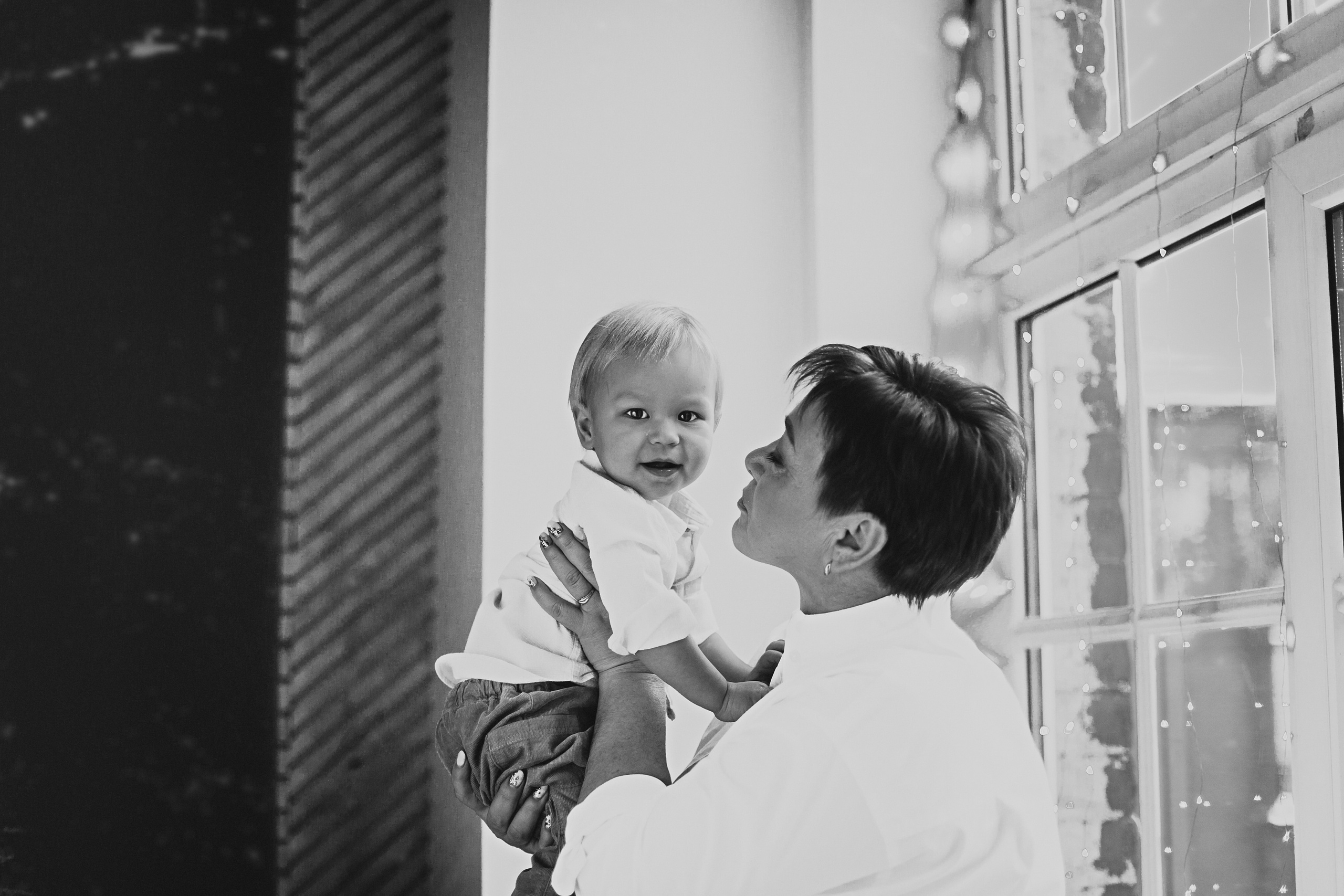 Студийная фотосессия маленького мальчика с родителями и бабушкой. Детский, свадебный и семейный фотограф Юлия Курбатова, Санкт-Петербург