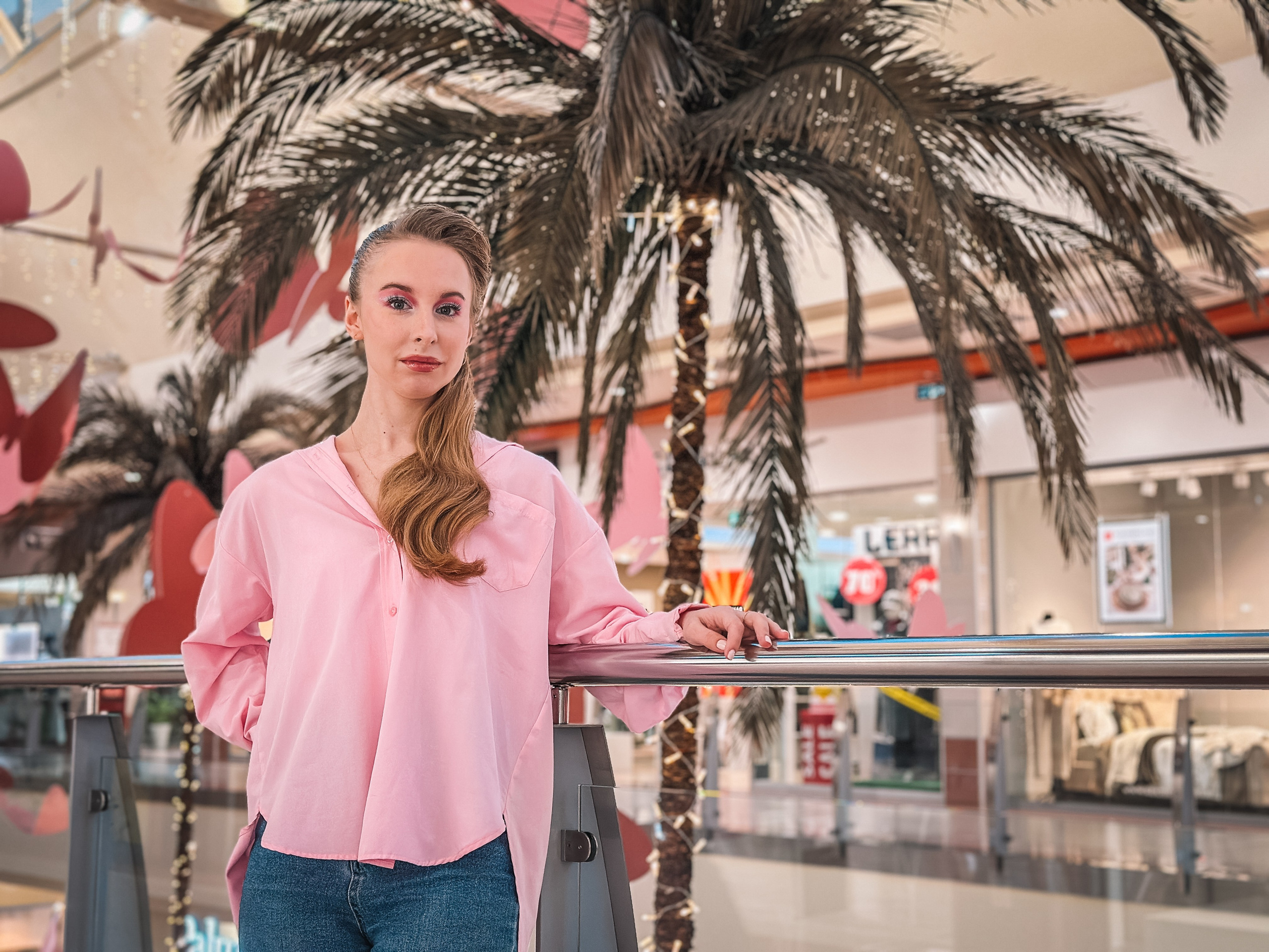 Фотосессия Юлии в ТРЦ Гудвин. Твой фотограф и видеограф в Тюмени — Сергей Бизин