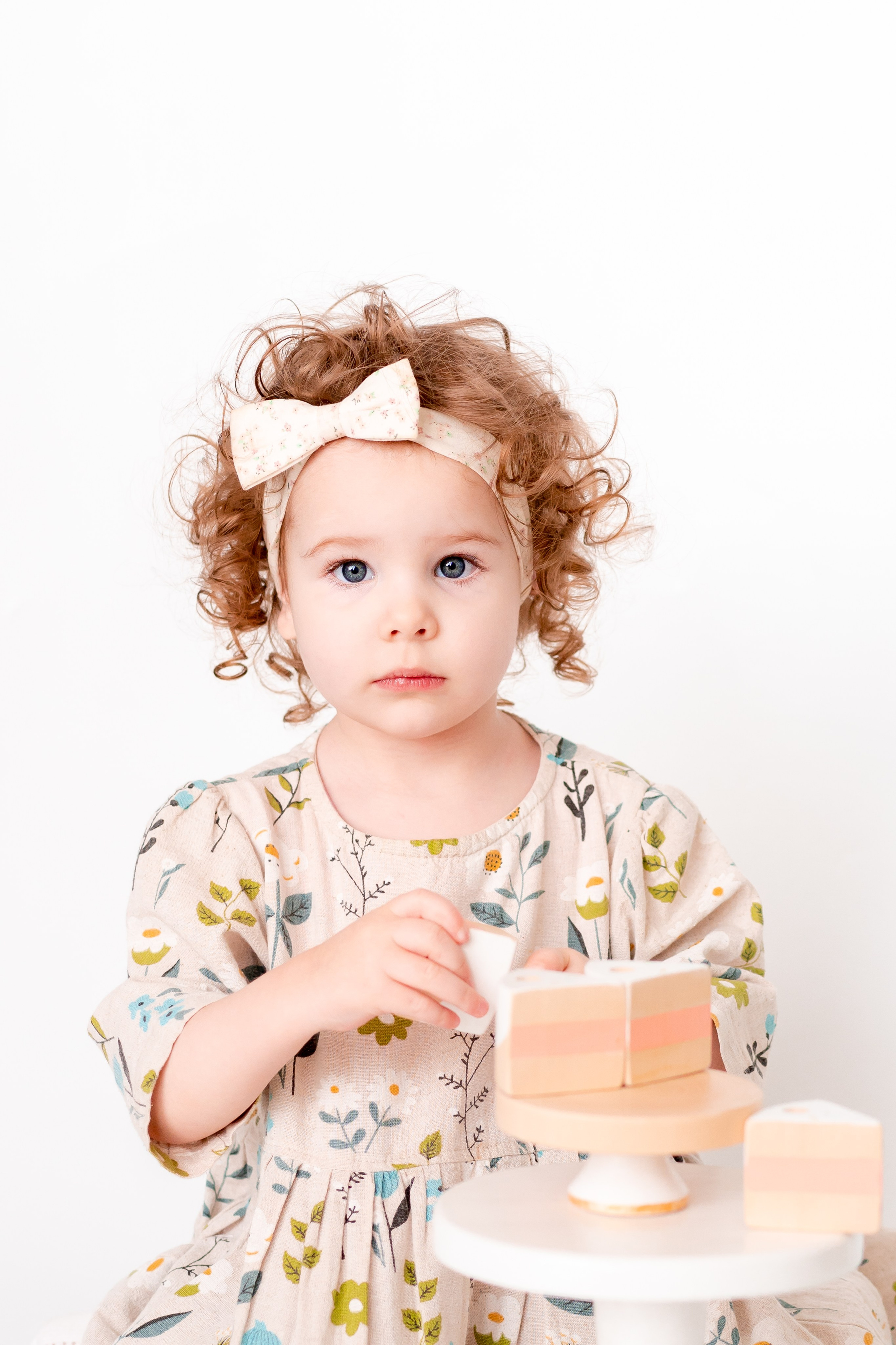 С Днём Рождения ребенка, портрет. Детская, семейная фотостудия в Санкт-Петербурге