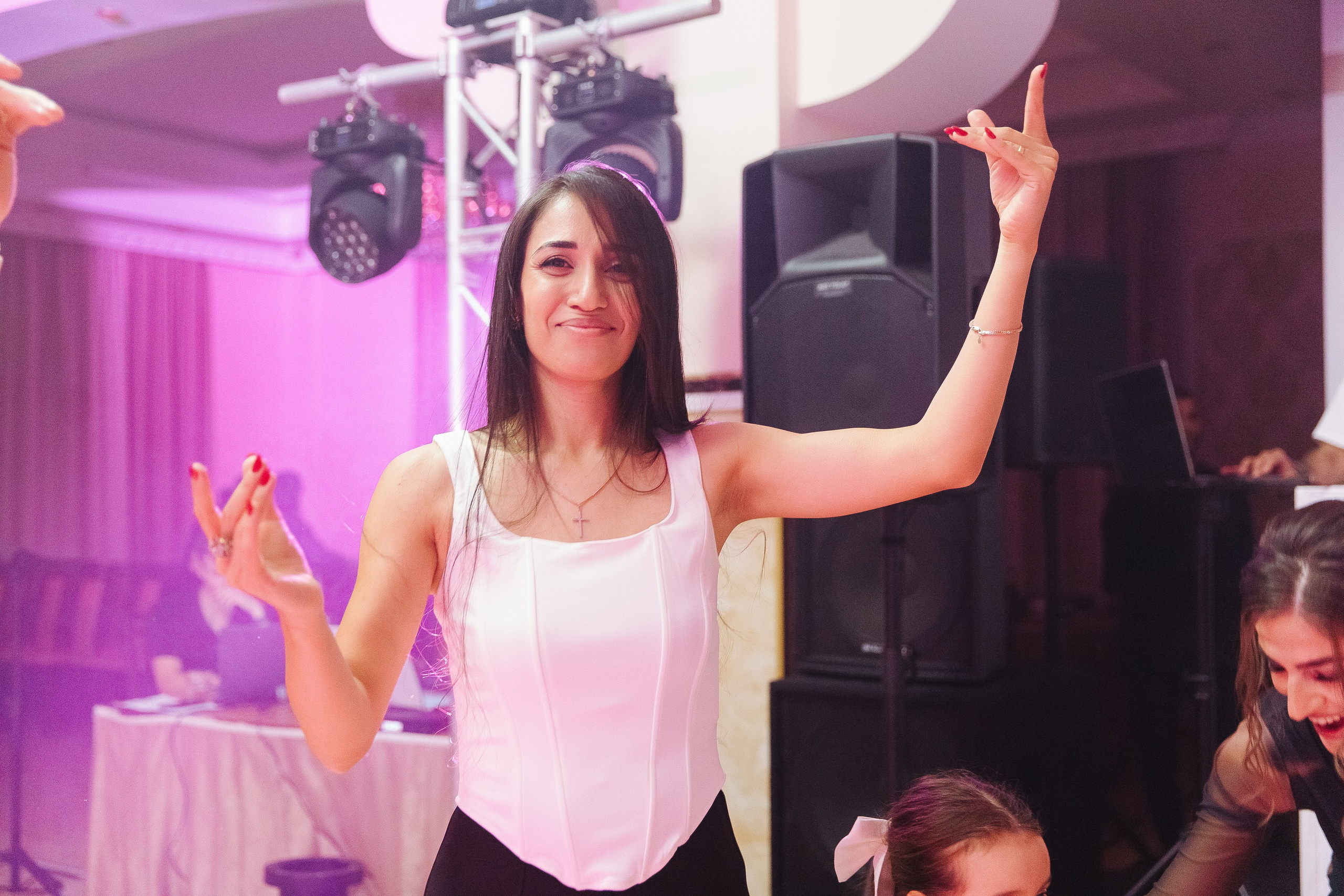 Ани и Назели. 35&5 День рождения, «Янтарь». Фотограф в Красноярске Надежда Воскресенская