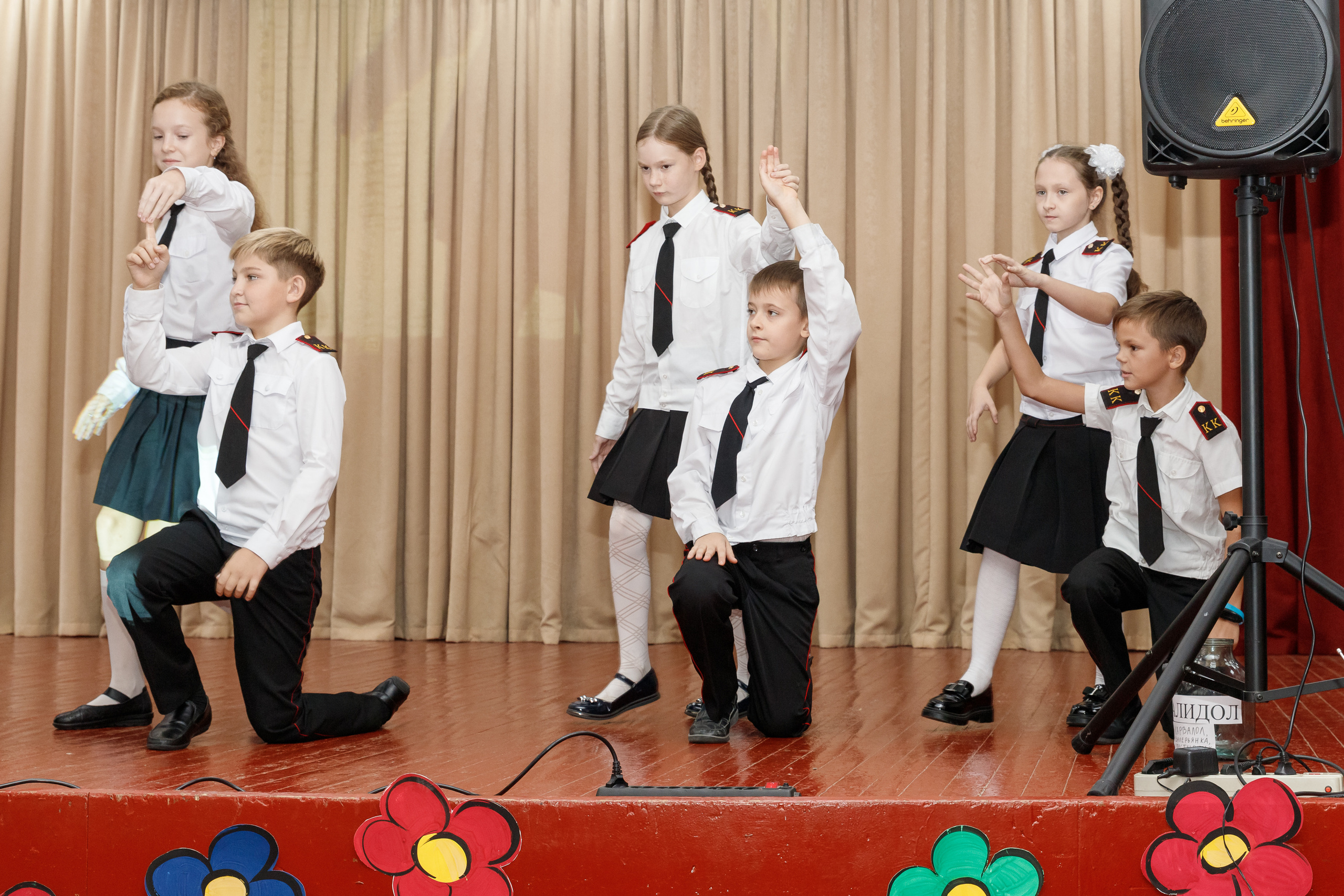 День учителя (СОШ 83, г. Краснодар). Марина Ушакова. Фотограф. Выпускные альбомы. г. Краснодар