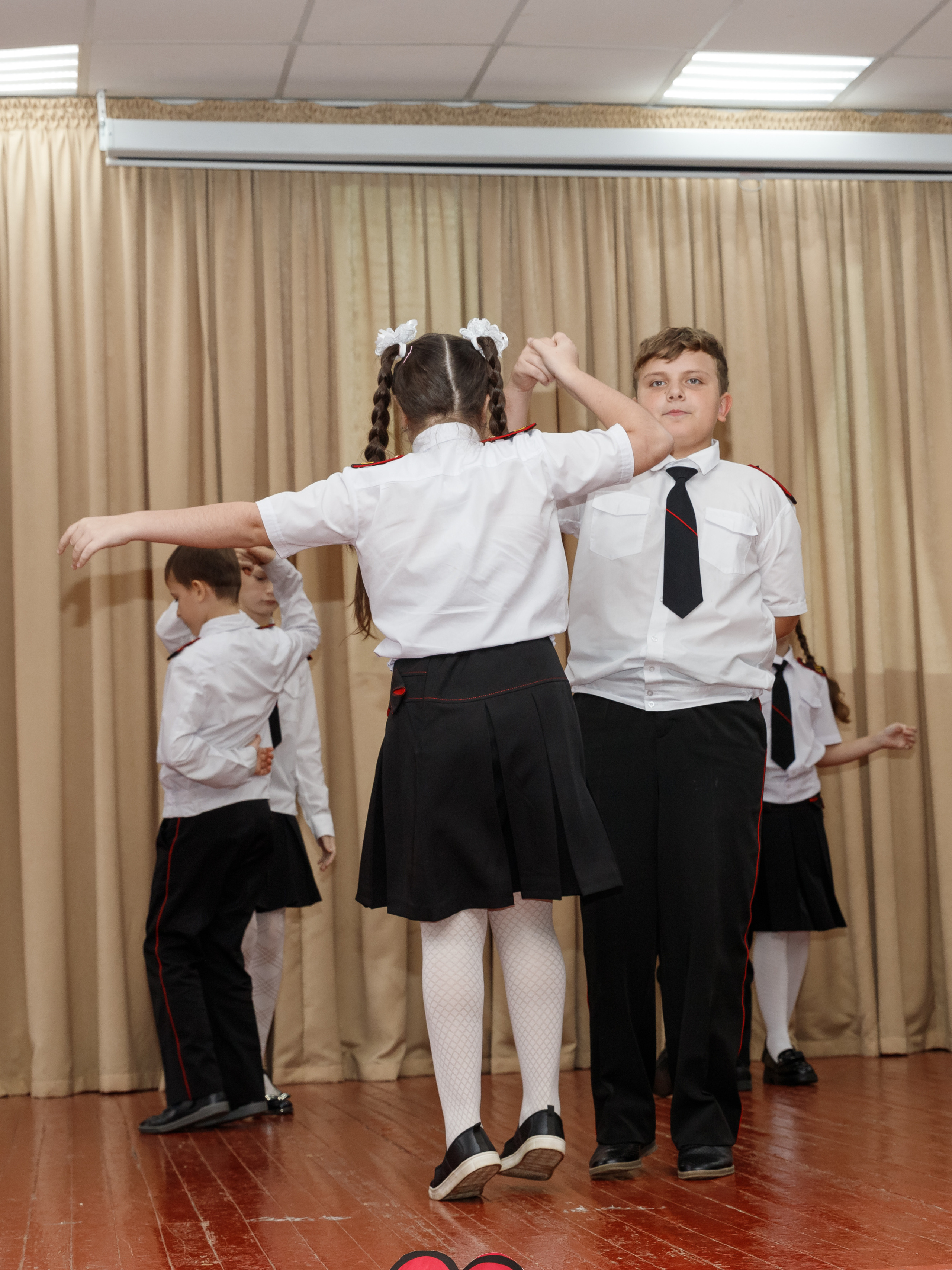 День учителя (СОШ 83, г. Краснодар). Марина Ушакова. Фотограф. Выпускные альбомы. г. Краснодар