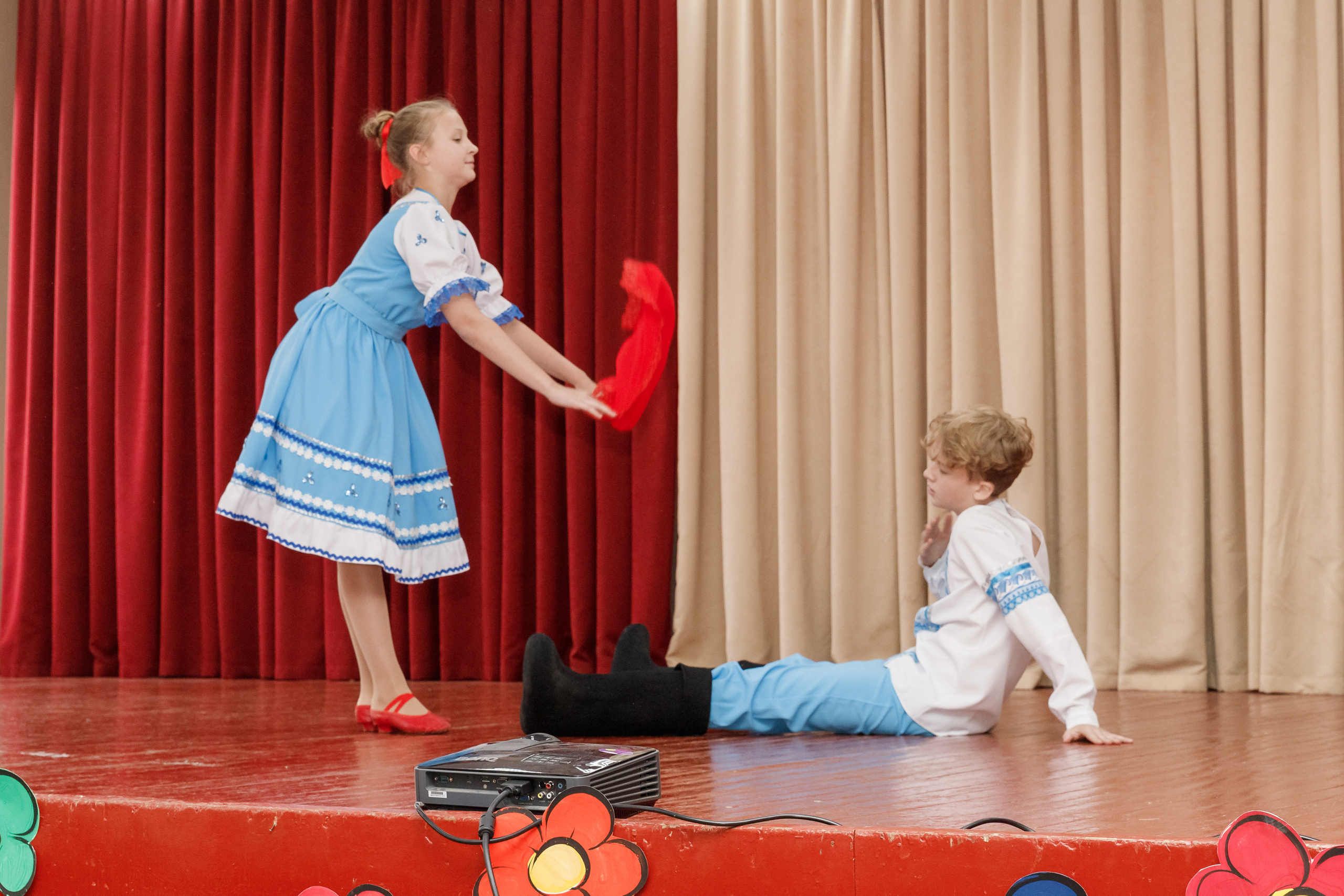 День учителя (СОШ 83, г. Краснодар). Марина Ушакова. Фотограф. Выпускные альбомы. г. Краснодар