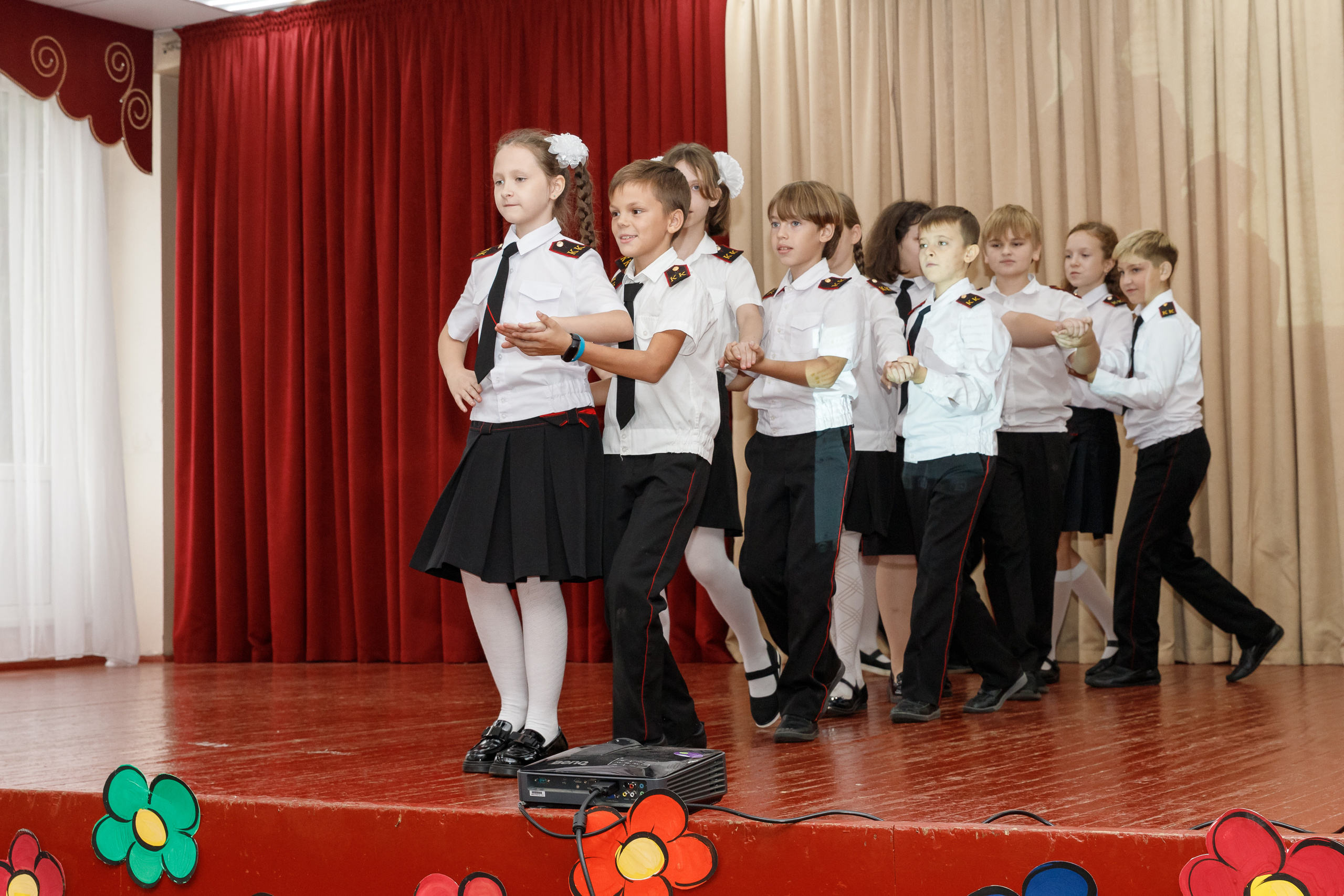 День учителя (СОШ 83, г. Краснодар). Марина Ушакова. Фотограф. Выпускные альбомы. г. Краснодар