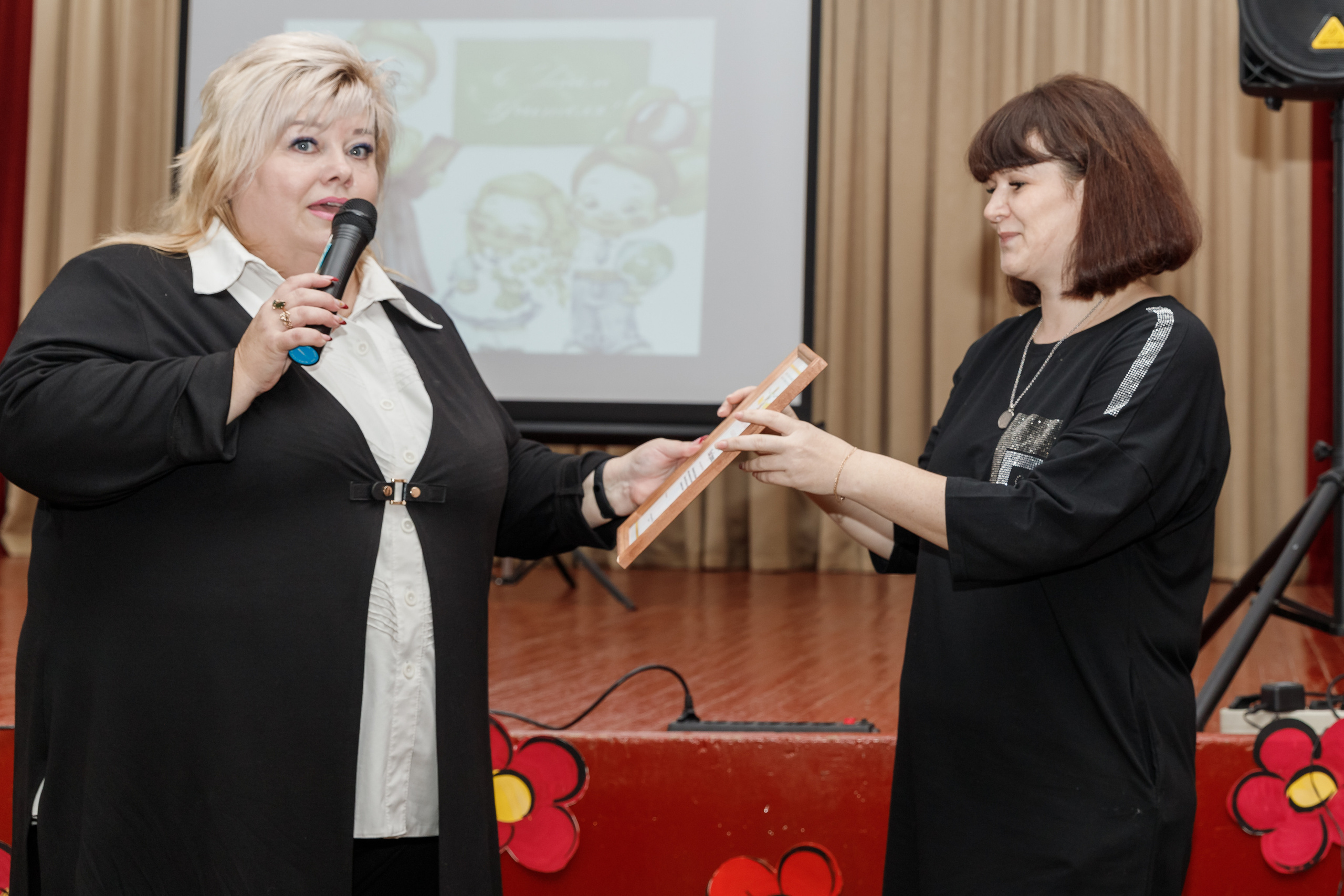 День учителя (СОШ 83, г. Краснодар). Марина Ушакова. Фотограф. Выпускные альбомы. г. Краснодар